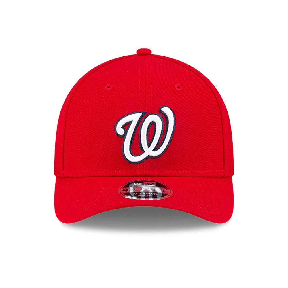 Washington Nationals MLB Player Replica Red New Era 9FORTY M-Crown Adjustable Cap, front view showing the raised white and blue embroidered W logo on the red front panel, with a 9FORTY size sticker on the visor.