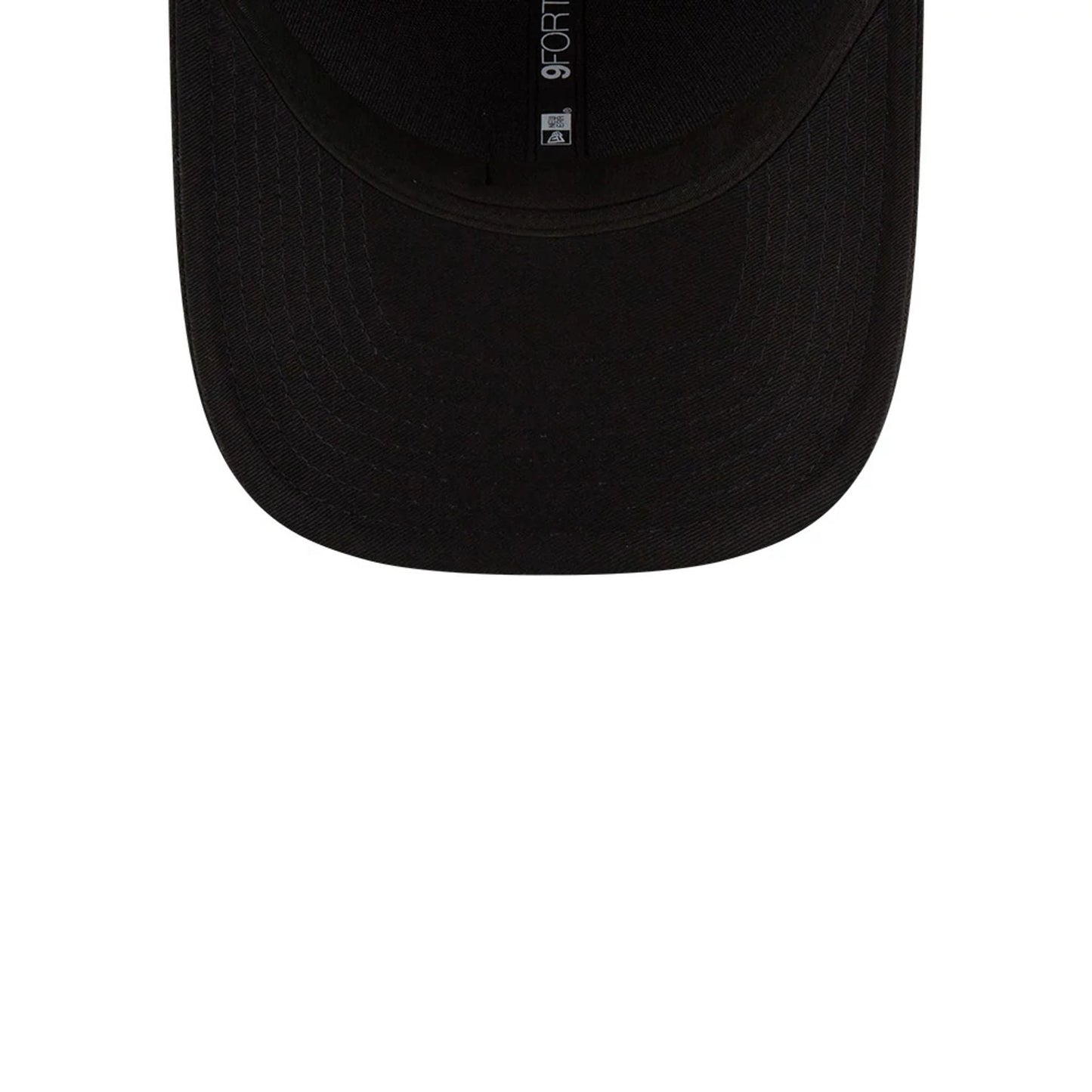 San Francisco Giants MLB Player Replica Black New Era 9FORTY M-Crown Adjustable Cap, inside view showing black taping with a centralised size sticker on the underside of the black curved visor.