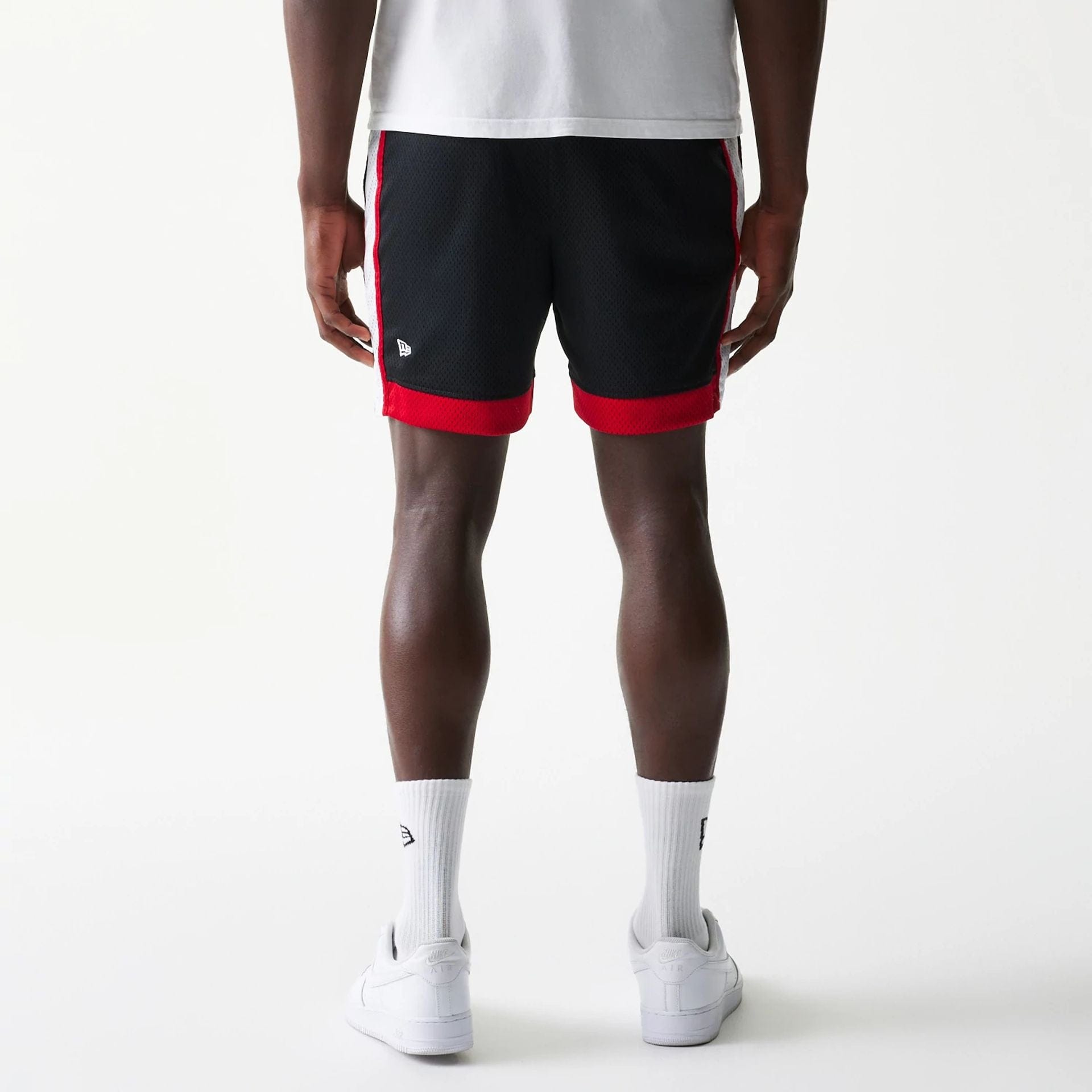 The Male model is wearing Chicago Bulls Sport Classic Black Shorts 2