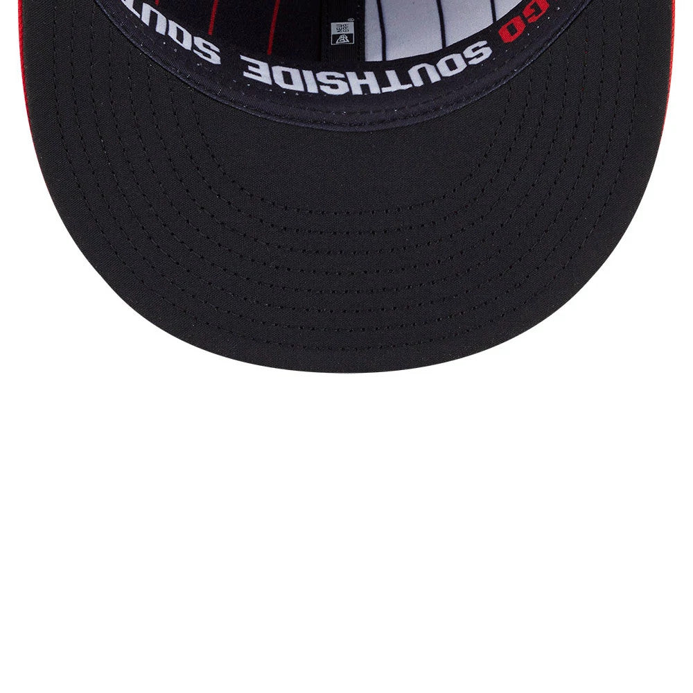 Chicago White Sox MLB City Connect Black New Era 59FIFTY Fitted Cap, inside view showing black taping with white SOUTHSIDE lettering, a black sweatband, and a gold 59FIFTY size sticker on the underside of the visor.