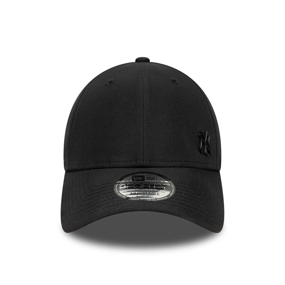 This is a New York Yankees Tonal Flawless Black 9FORTY Adjustable Cap 2