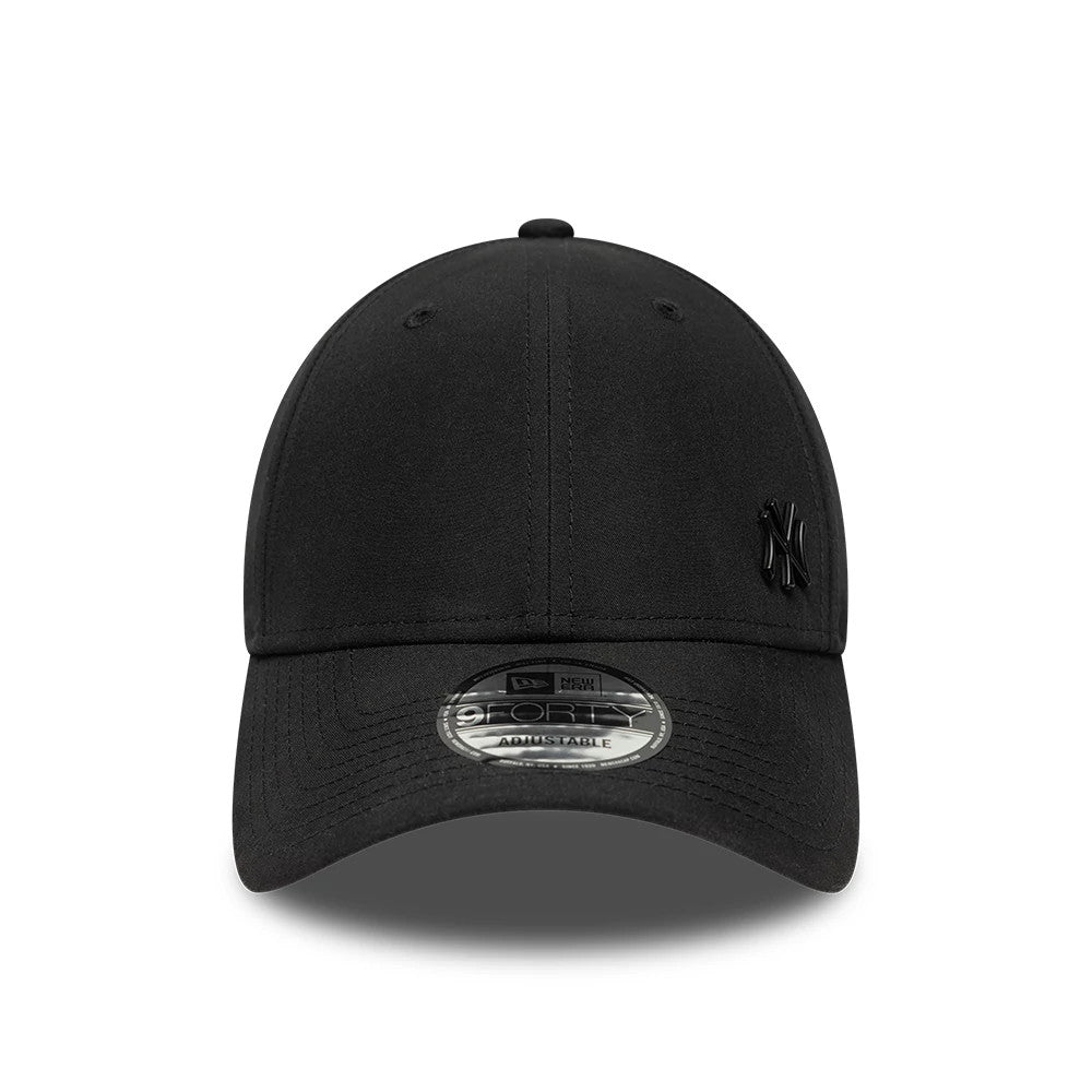 This is a New York Yankees Tonal Flawless Black 9FORTY Adjustable Cap 2