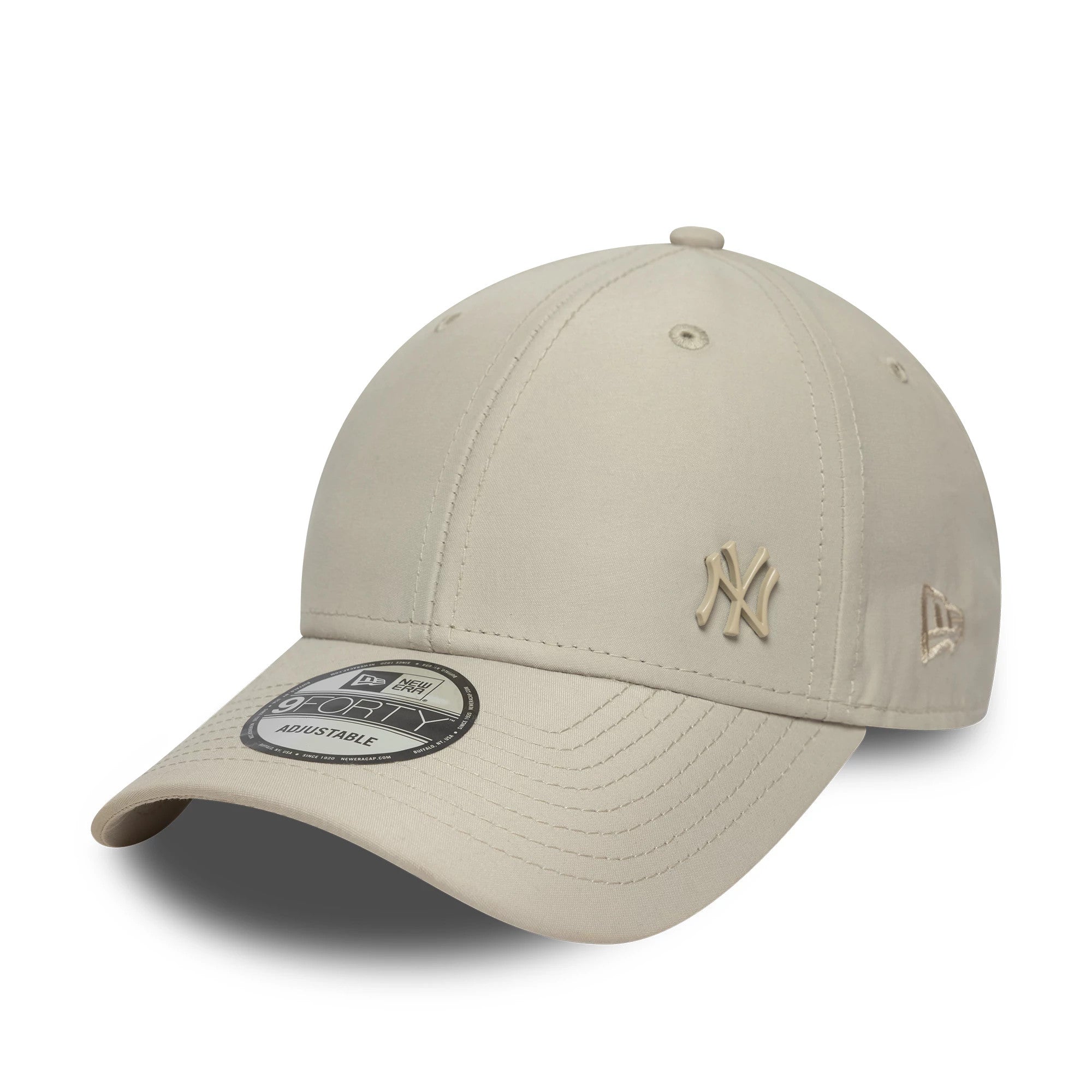 This is a New York Yankees Tonal Flawless Cream 9FORTY Adjustable Cap 1