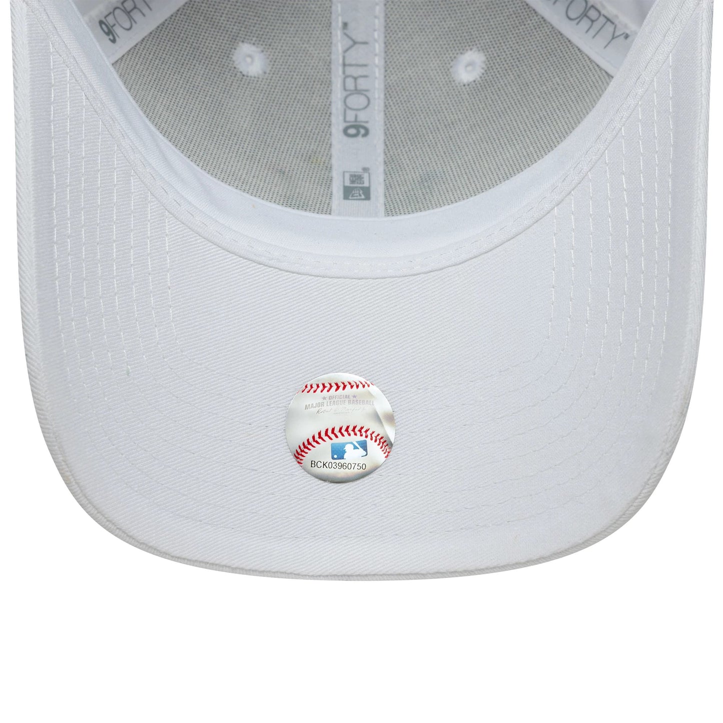 Pictured is this Womens MLB Floral Infill New York Yankees 9FORTY cap in white. 5