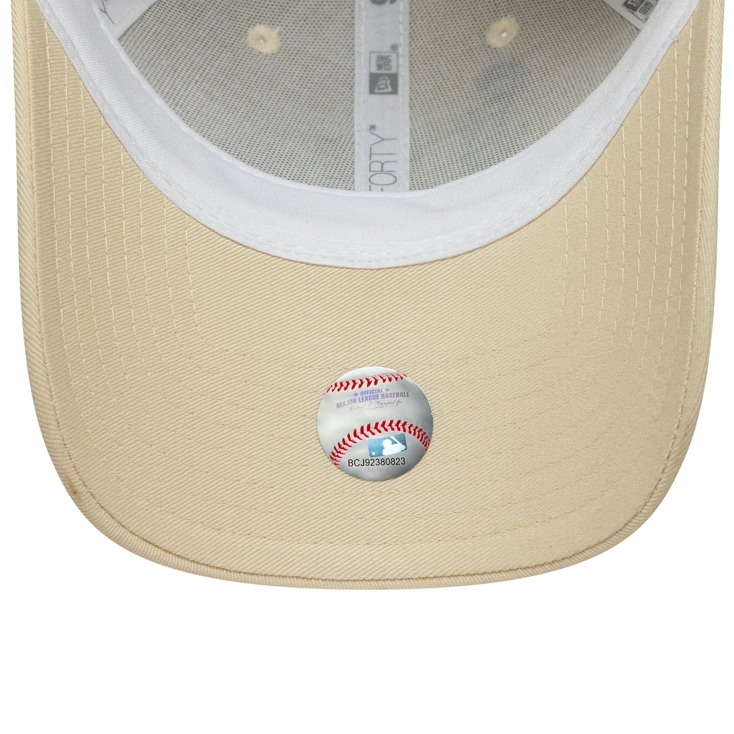 This is a New York Yankees Womens MLB Beaded Cream 9FORTY Adjustable Cap 5