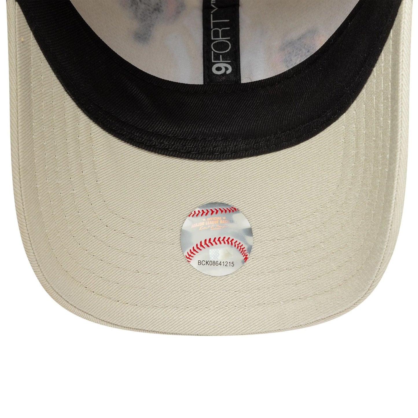 This is a New York Yankees Toddler Animal Icon Cream 9FORTY Adjustable Cap 5