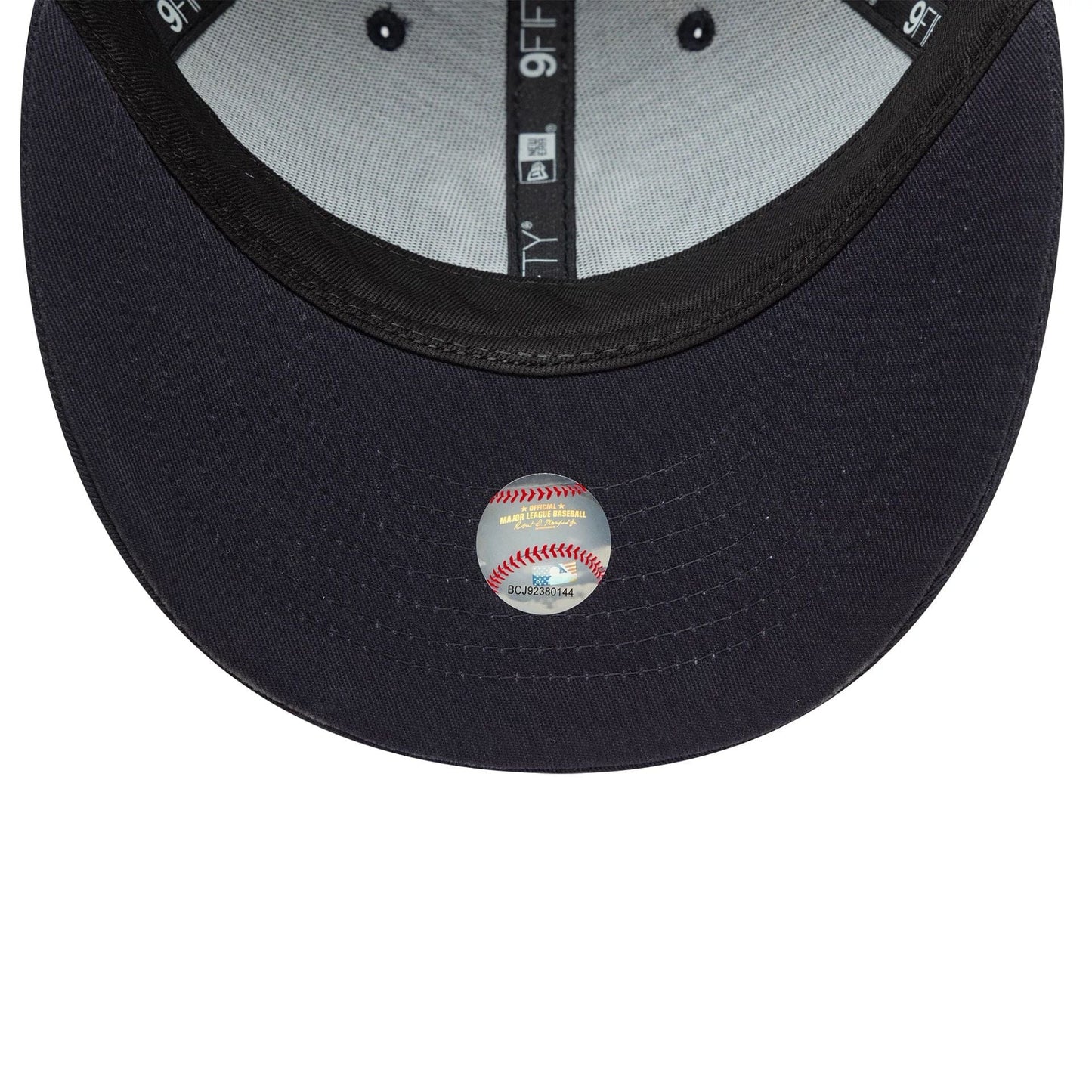 This is a New York Yankees MLB Floral Navy Low Profile 9FIFTY Snapback Adjustable Cap 5