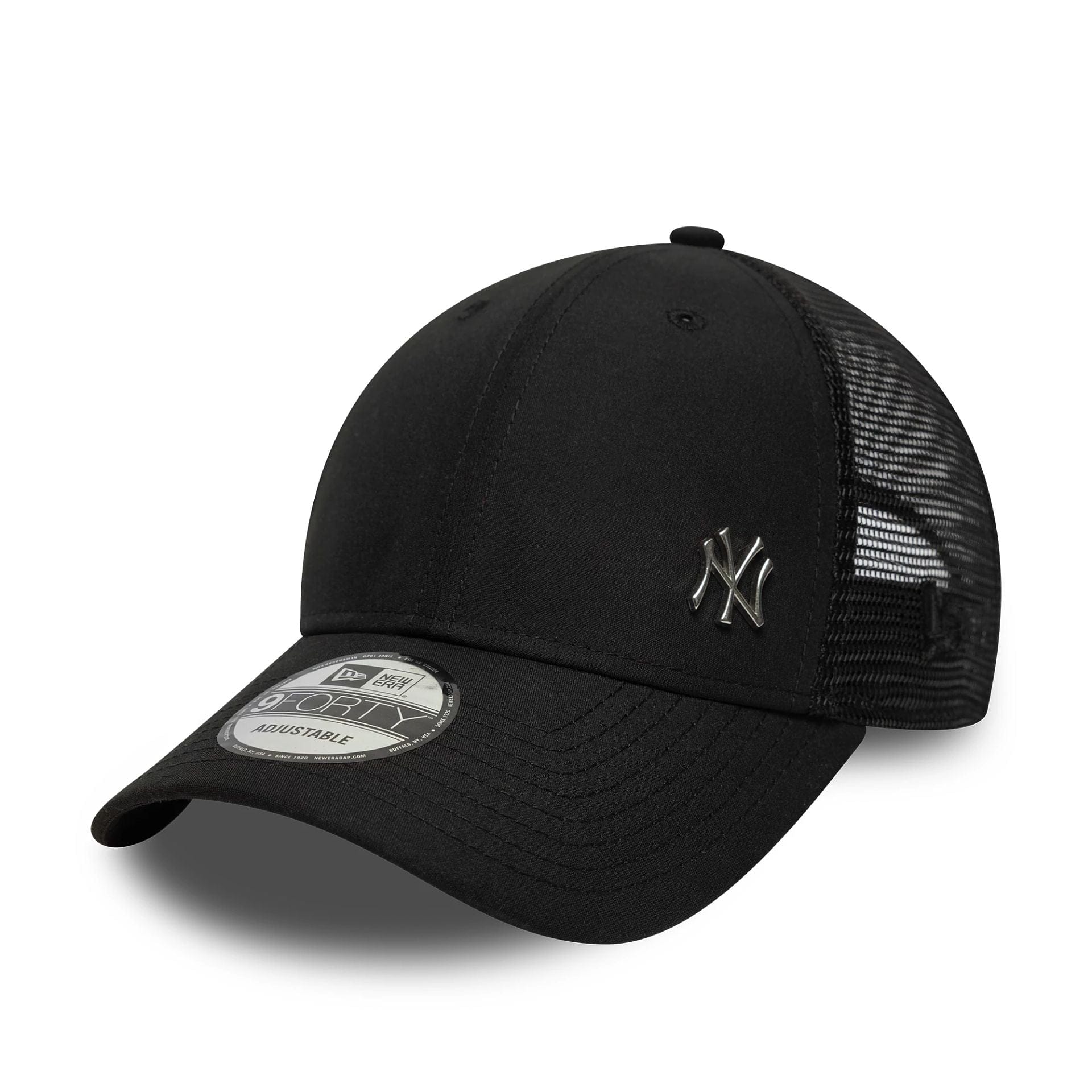 This is a New York Yankees MLB Flawless Black 9FORTY Adjustable Cap 1