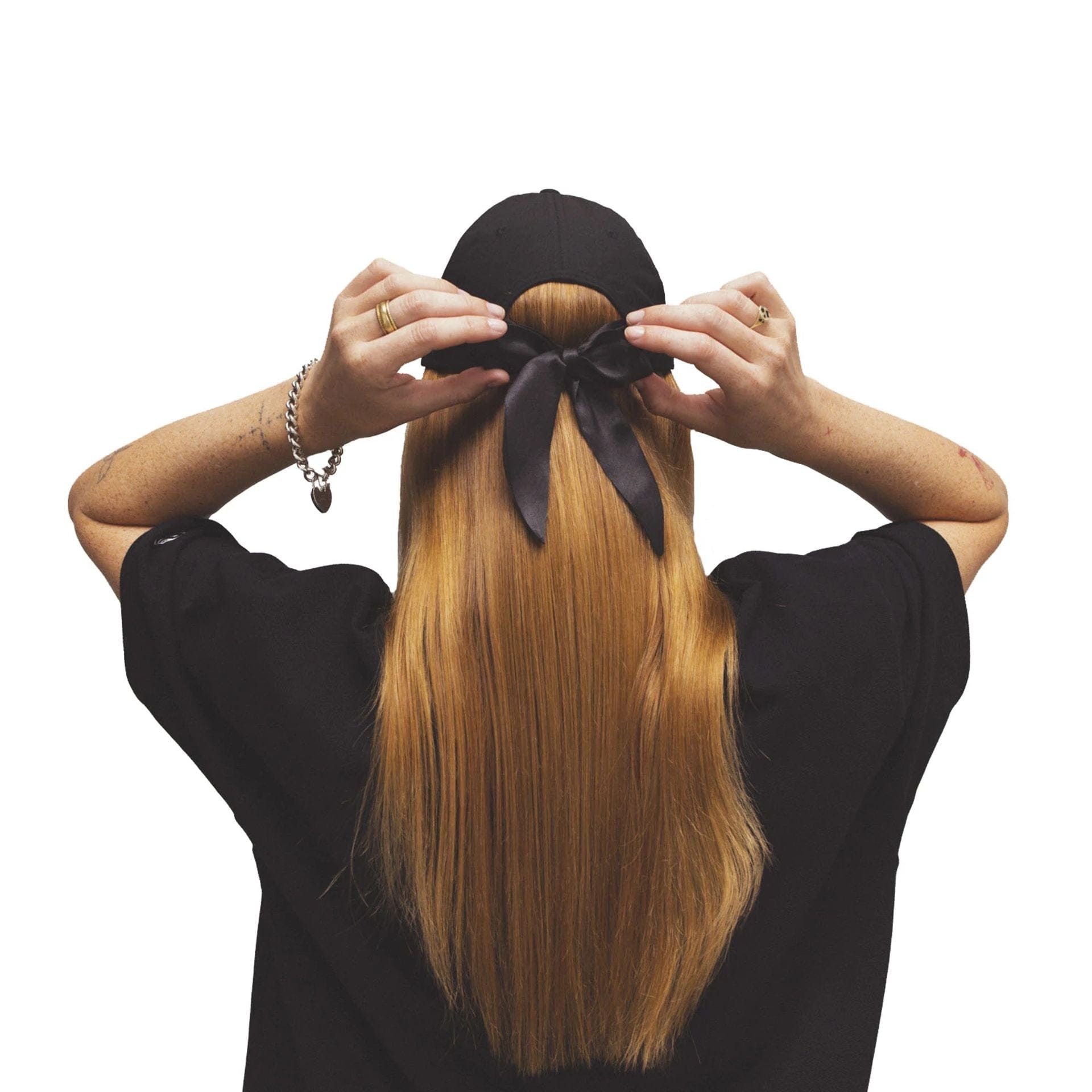 This is a New York Yankees Womens Bow Back Black 9TWENTY Adjustable Cap 2