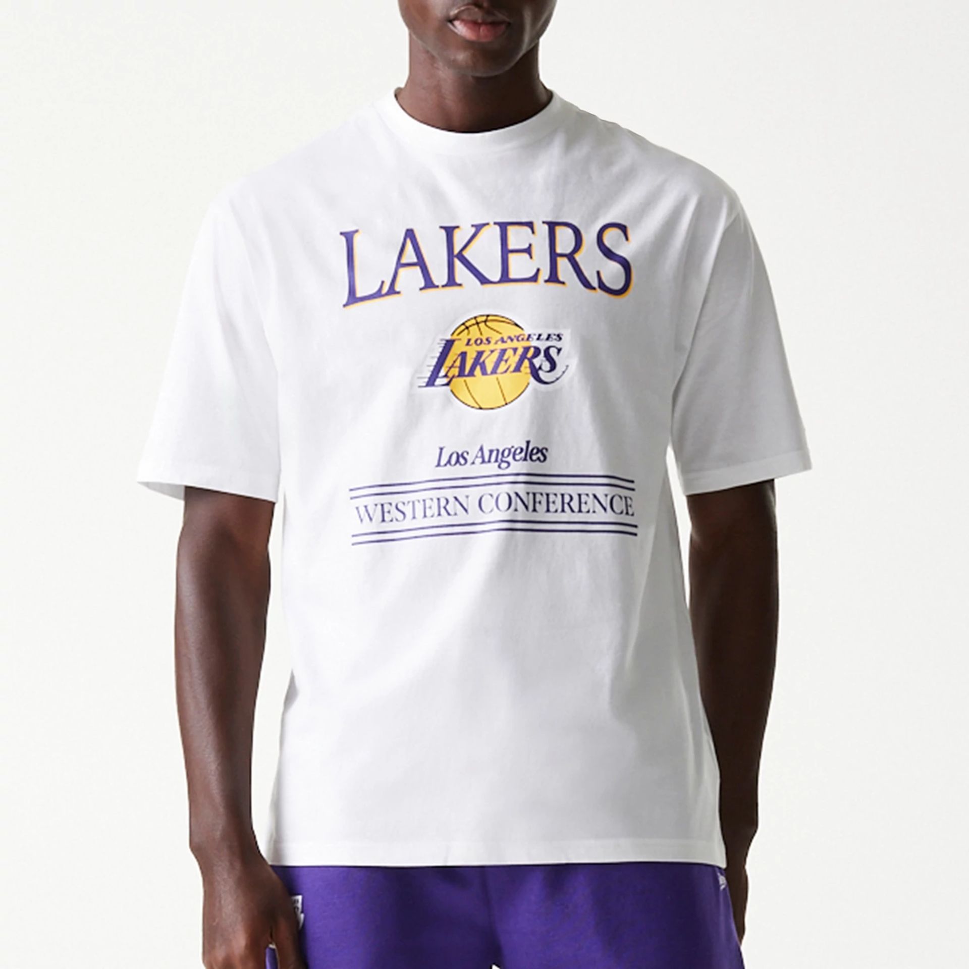 The Male model is wearing LA Lakers NBA Team Graphic White Oversized T-Shirt 1