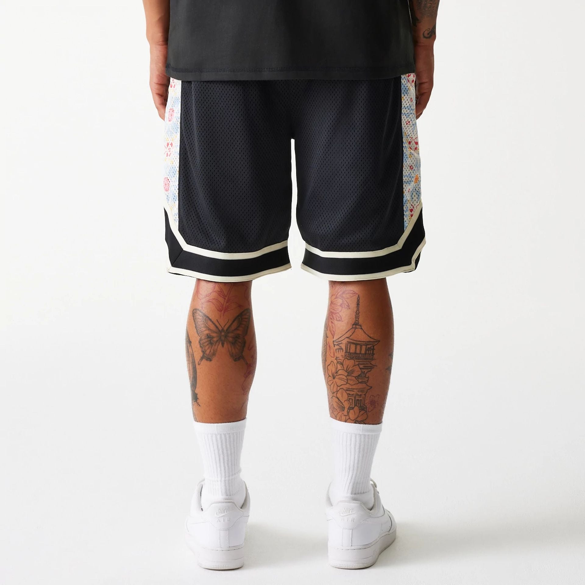 The Male model is wearing New York Yankees MLB Infill Black Mesh Shorts 2