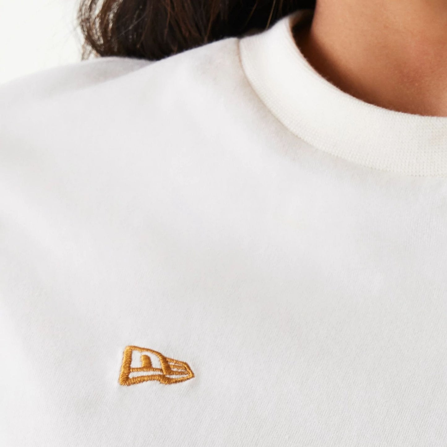 The Male model is wearing New York Yankees MLB Baseball Graphic Open White Oversized T-Shirt 8