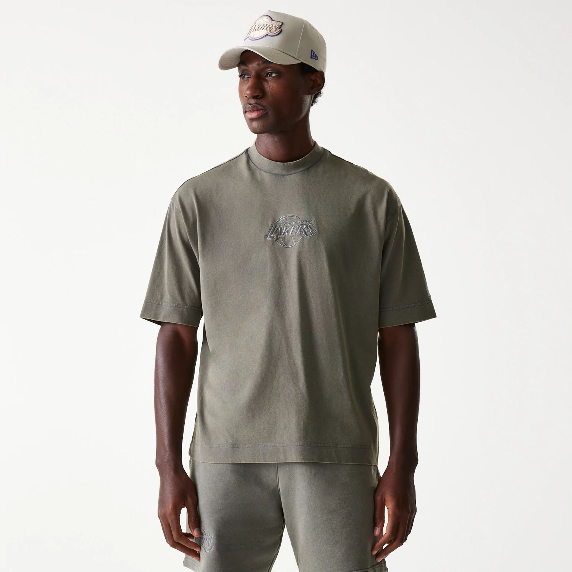 The Male model is wearing LA Lakers NBA Washed Grey Box T-Shirt 1