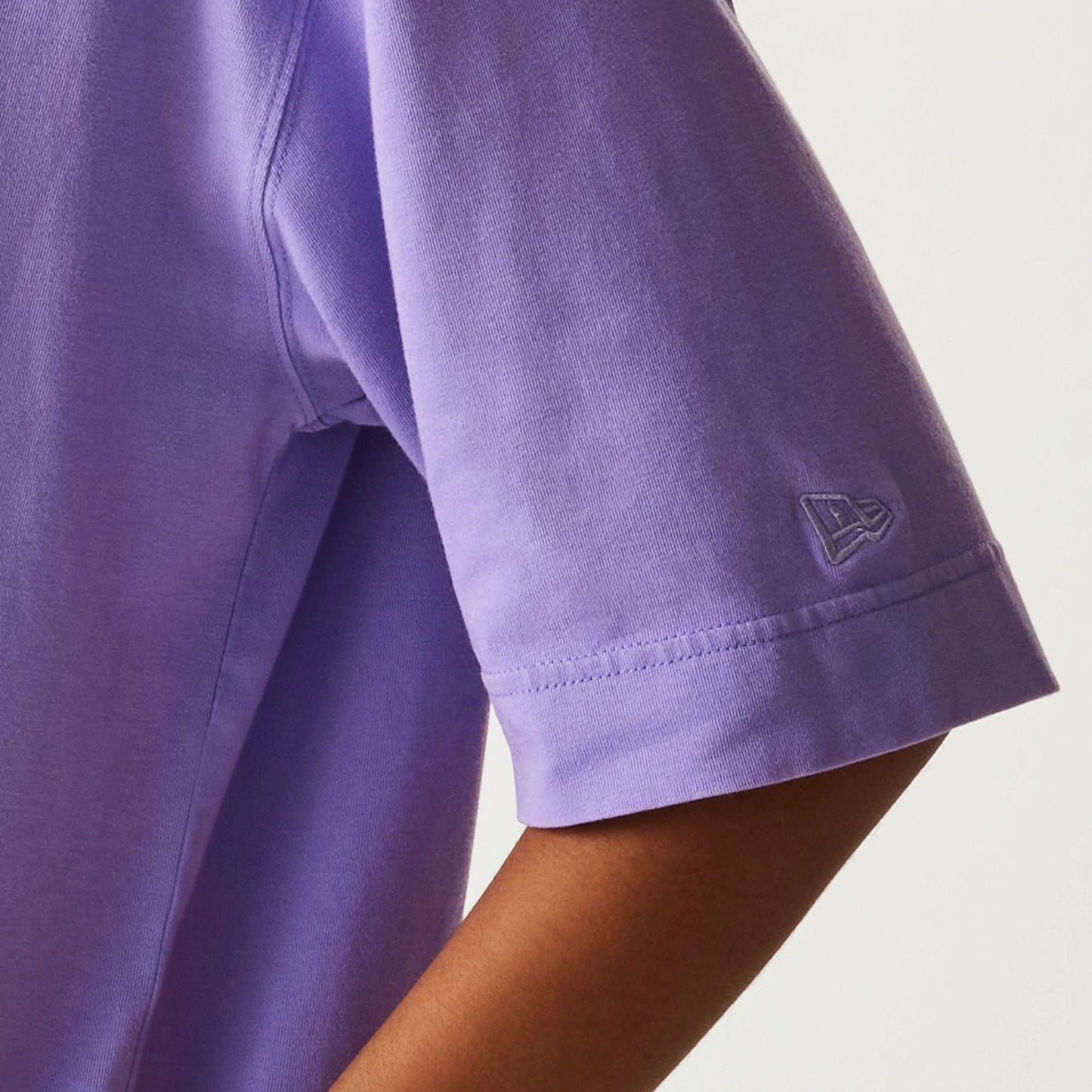 The Male model is wearing LA Lakers NBA Washed Purple Box T-Shirt 8