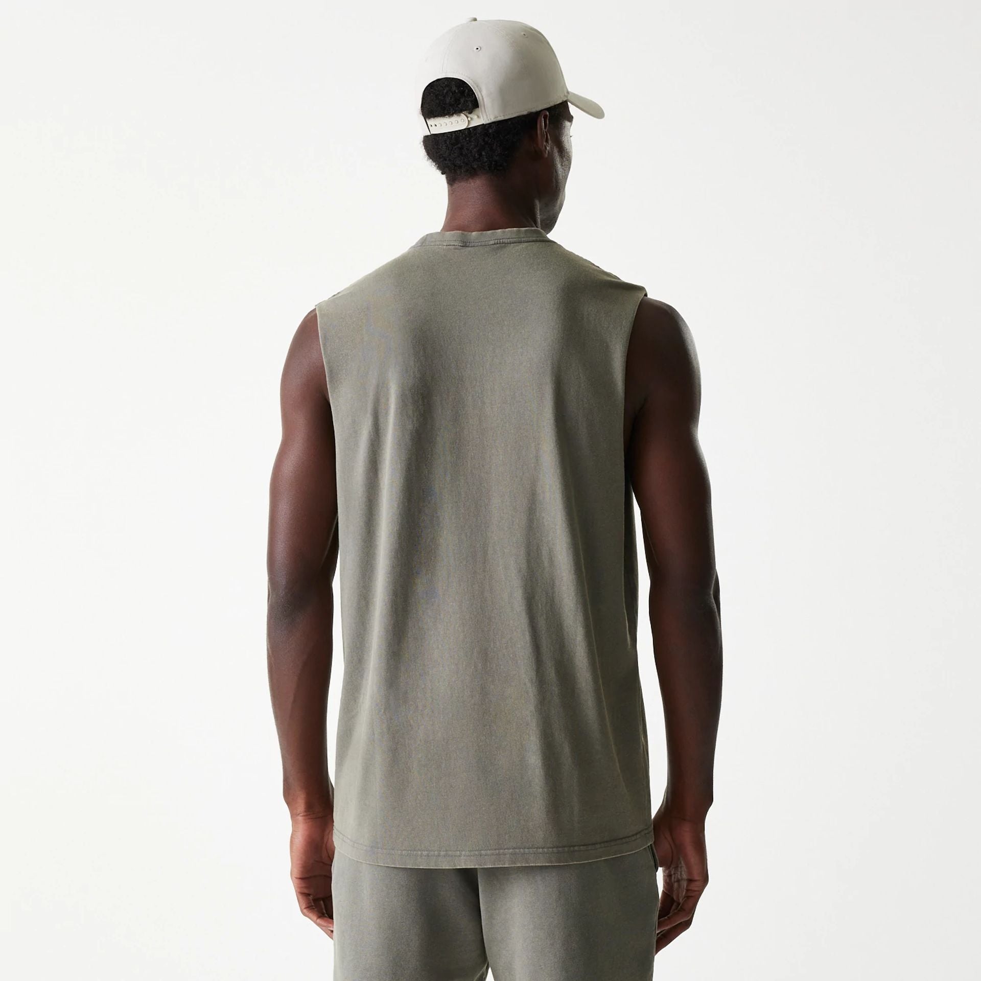 The Male model is wearing LA Lakers NBA Washed Grey Sleeveless T-Shirt 2