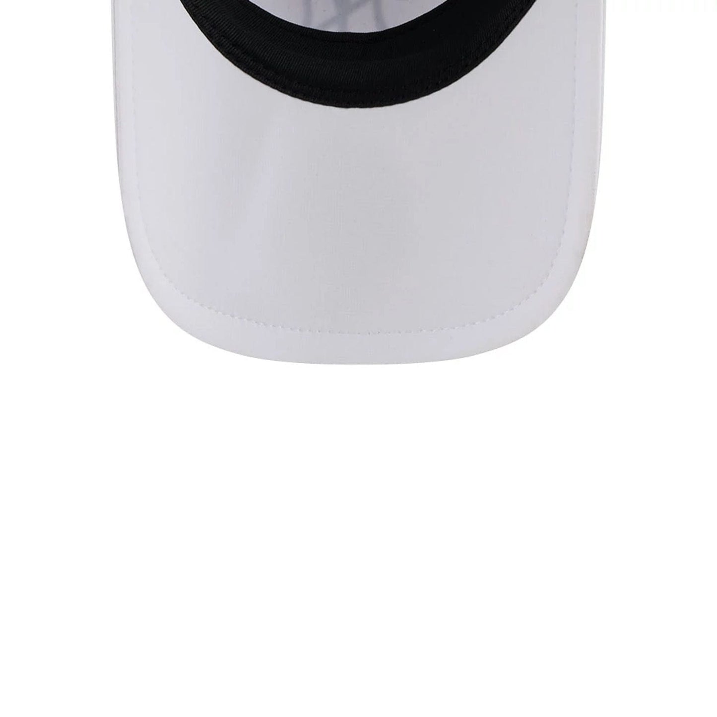 This is a New York Yankees Polyester White Runner Cap 7