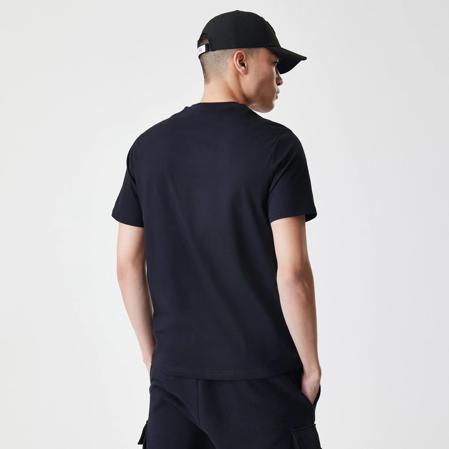 The Male model is wearing Chicago Bulls NBA Stack Wordmark Black T-Shirt 2