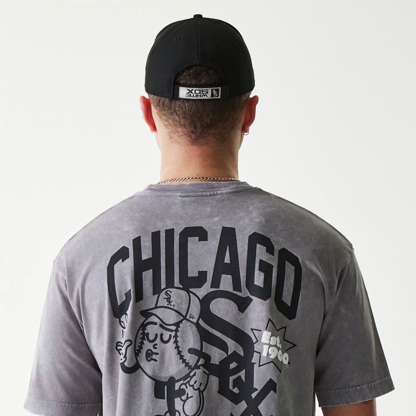 The Male model is wearing Chicago White Sox MLB Sport Classic Grey T-Shirt 7