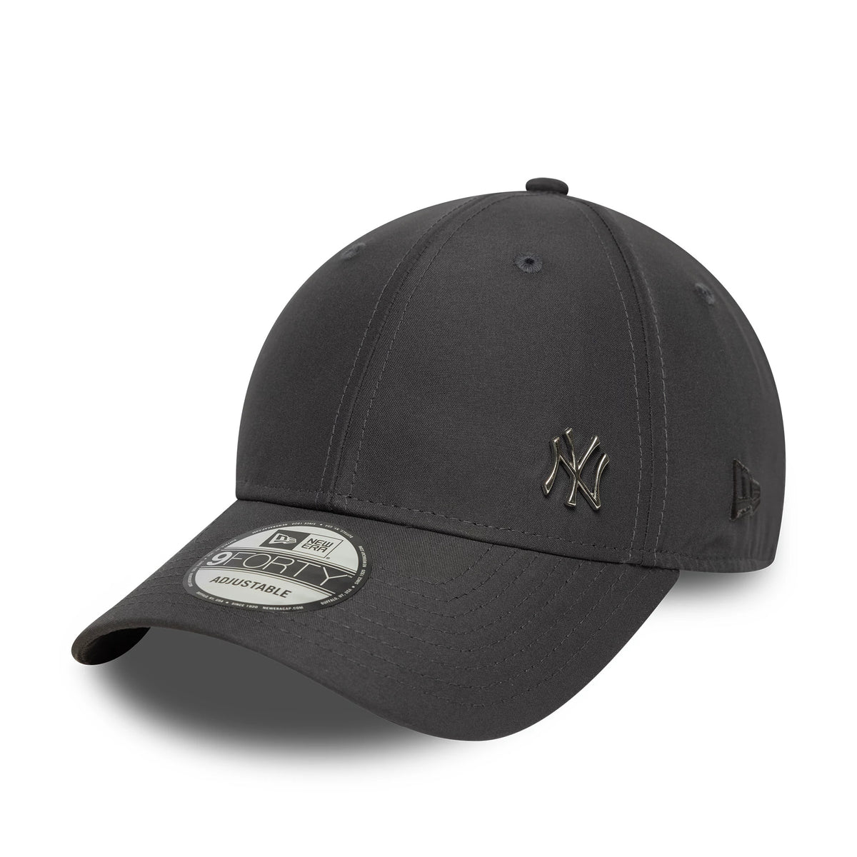 New York Yankees MLB Flawless Dark Grey New Era 9FORTY Adjustable Cap, three-quarter view showing a black NY logo embroidered on the front panel, black New Era flag logo on the left side, and 9FORTY size sticker on the visor.