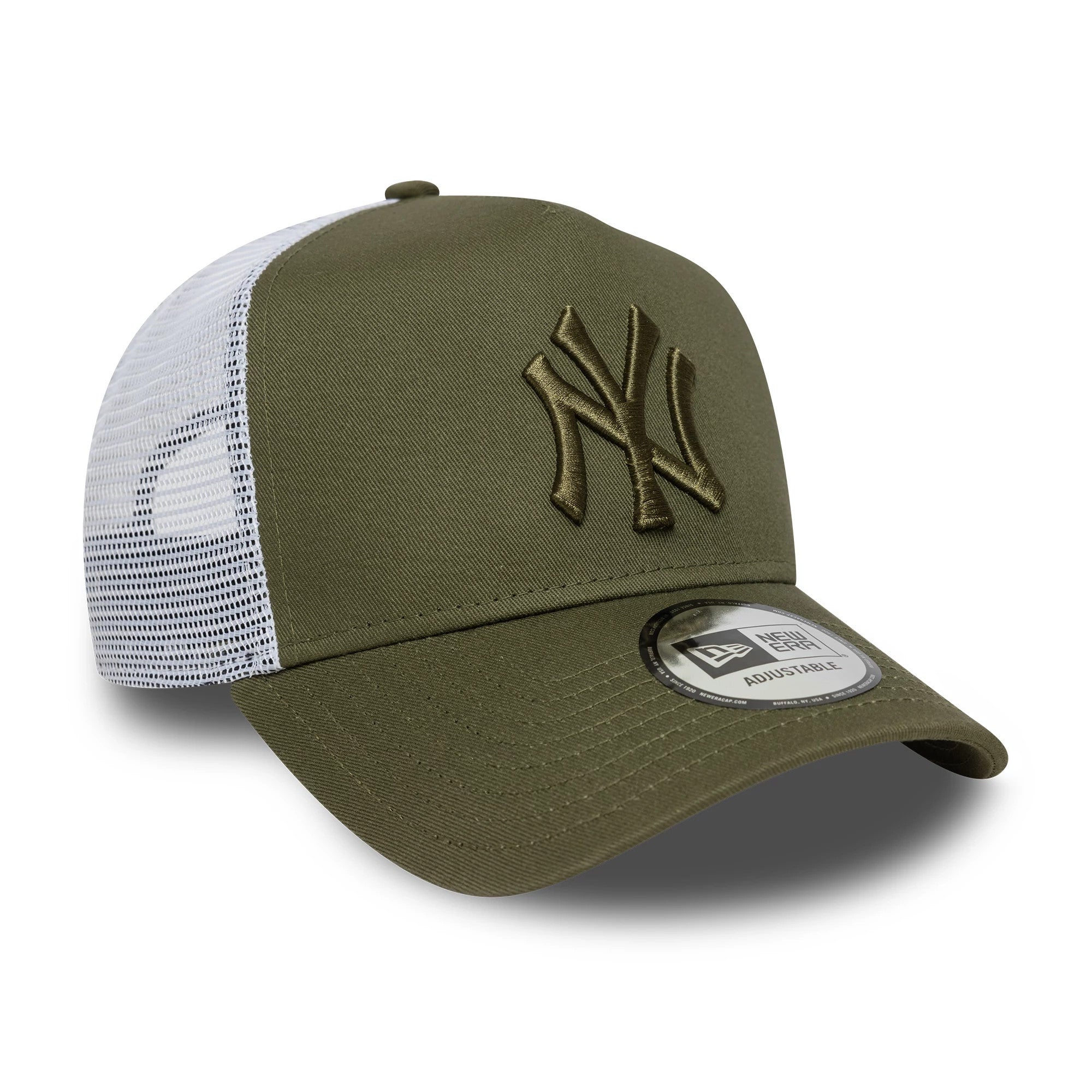 New York Yankees MLB League Essential Dark Green New Era 9FORTY E-Frame Trucker Adjustable Cap, three-quarter view showing the raised New York Yankees logo embroidered on the front panel, dark green curved visor and 9FORTY size sticker.
