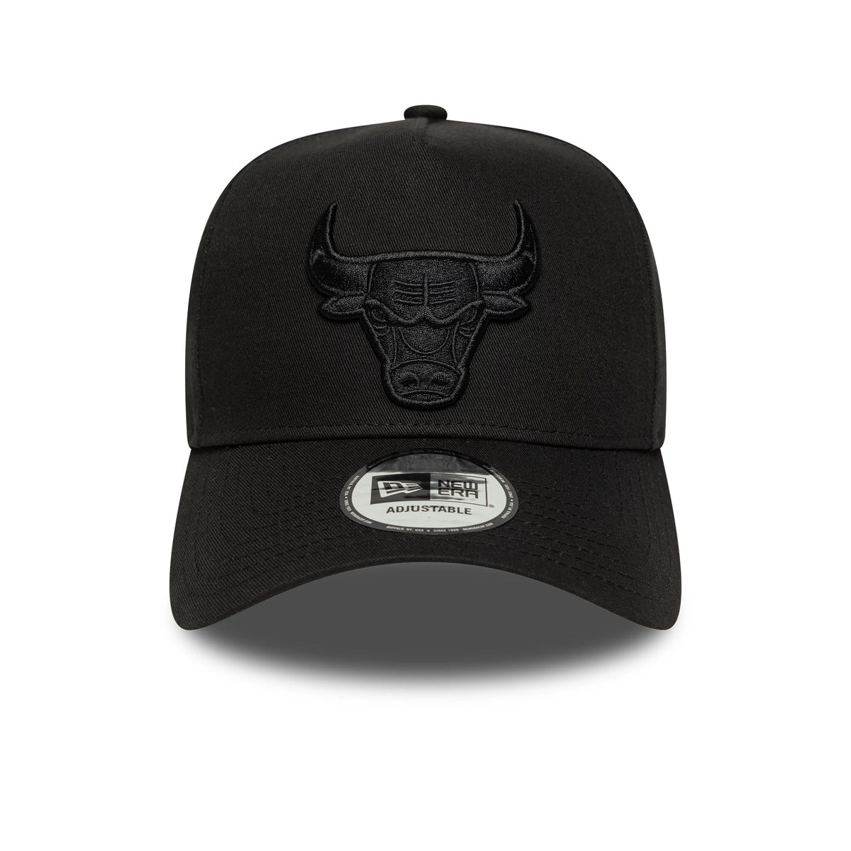 Chicago Bulls NBA Essential Black New Era 9FORTY E-Frame Adjustable Cap, front view showing a raised embroidered black bull logo on the front panel, curved visor with a 9FORTY size sticker centred at the front.