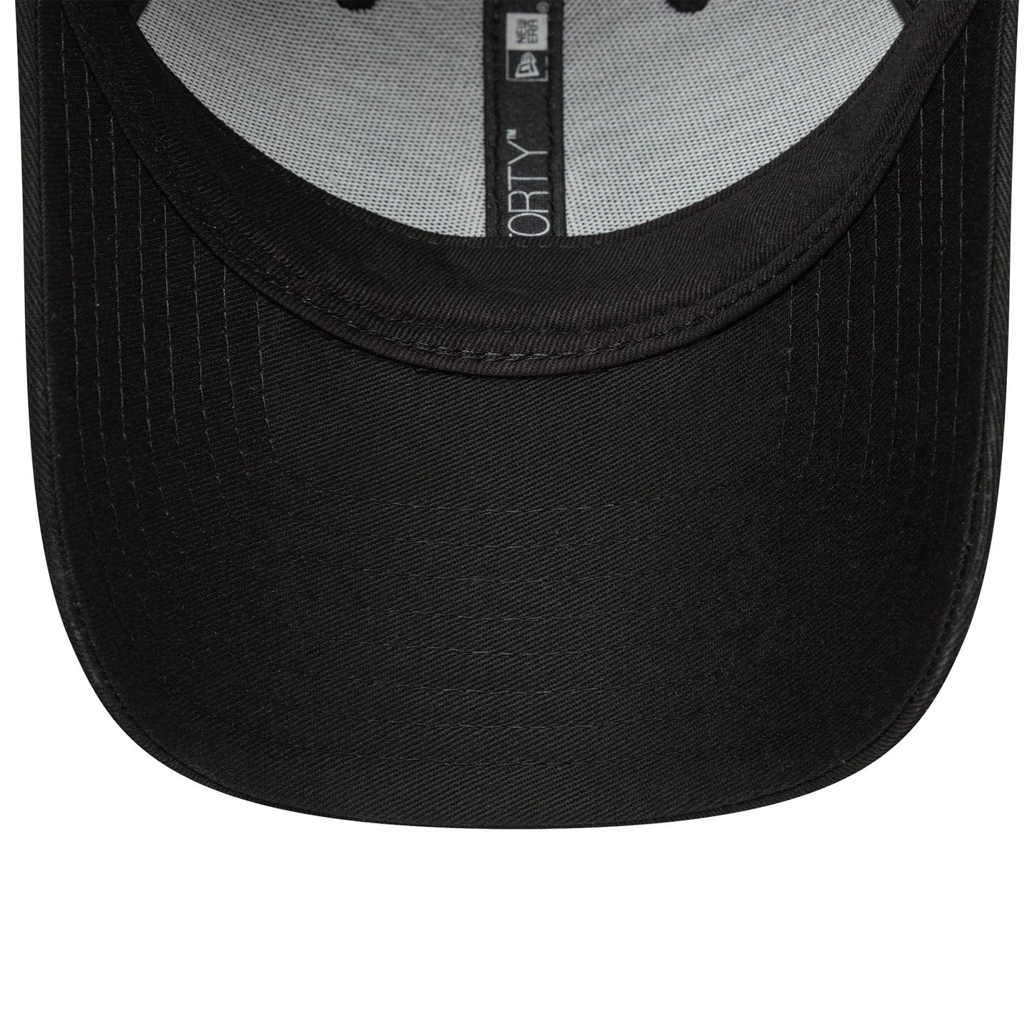 This is a New York Yankees Womens MLB Mini Logo Black 9FORTY Adjustable Cap 5