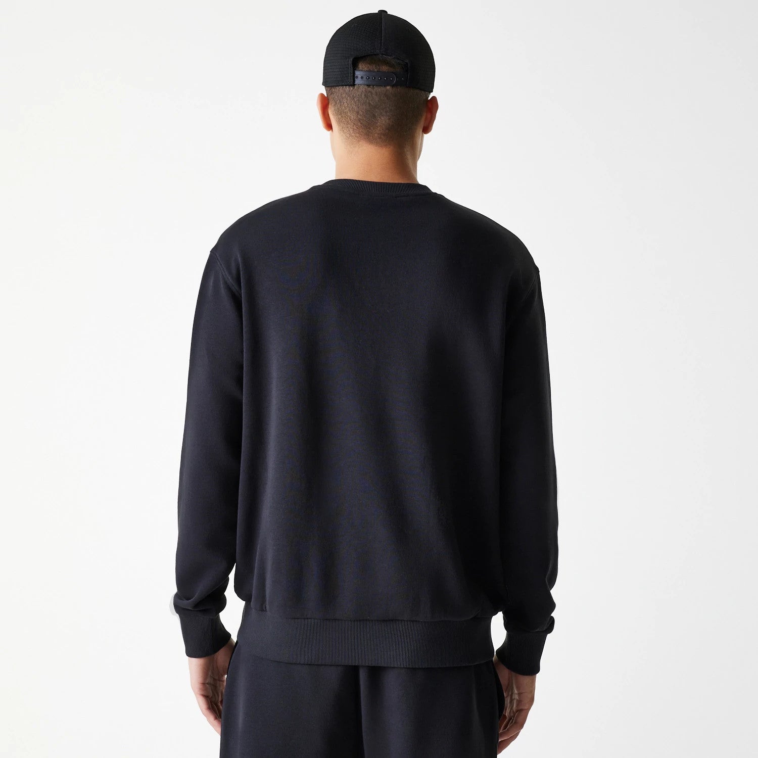 The Male model is wearing New York Yankees MLB League Essential Black Crew Neck Sweater 2