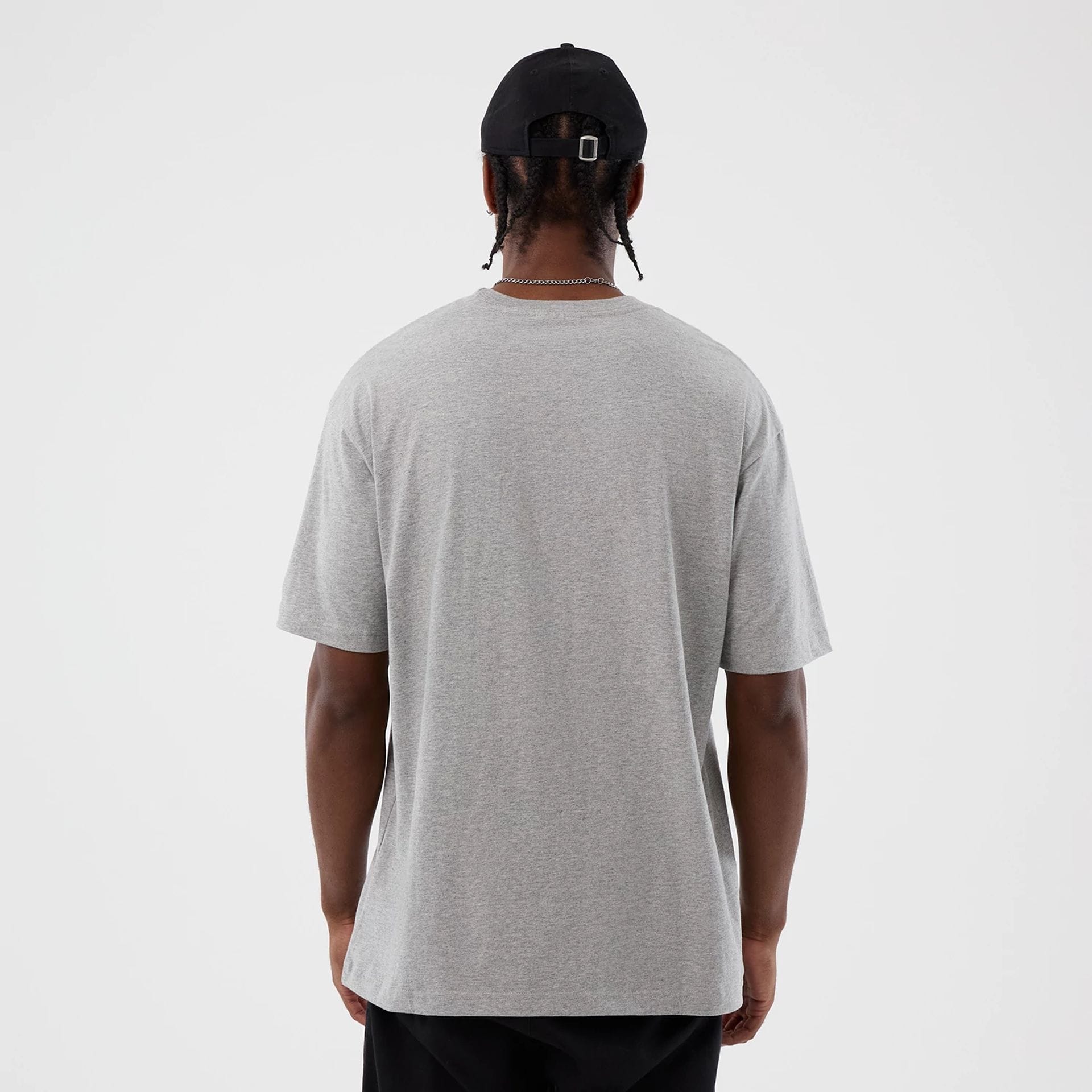 The Male model is wearing Chicago Blackhawks NHL Sport Classic Grey T-Shirt 2