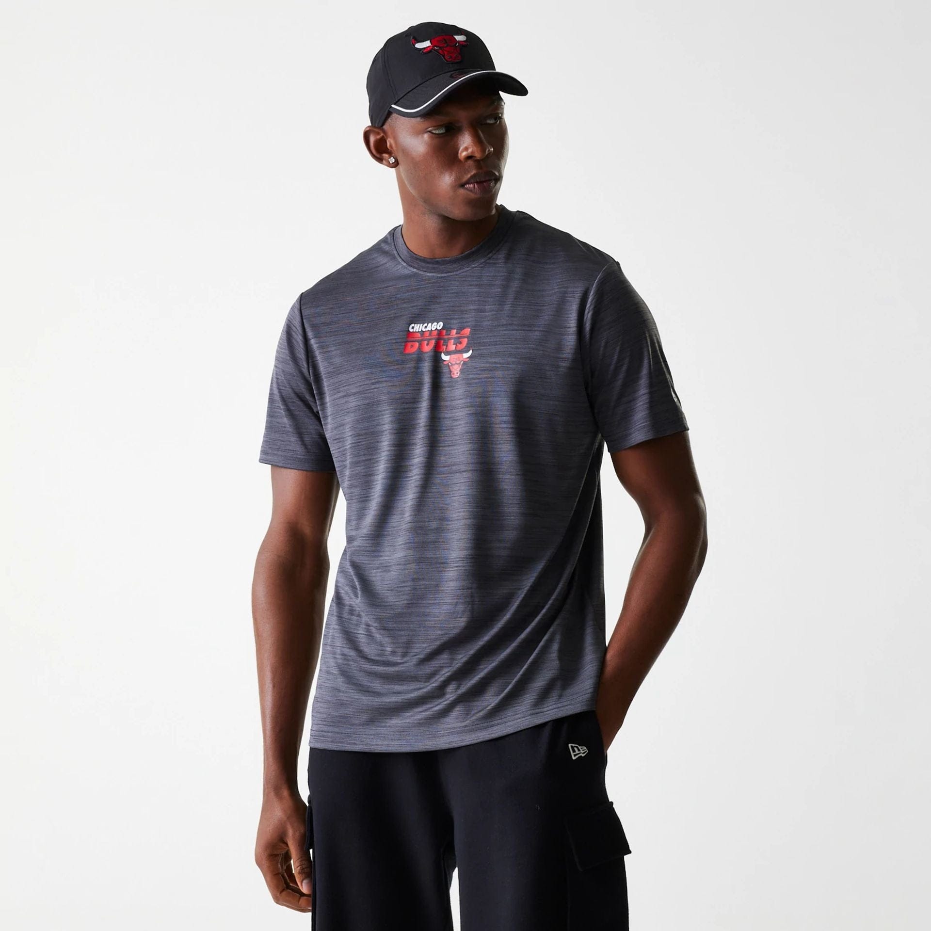 The Male model is wearing Chicago Bulls NBA Essentials Black T-Shirt 1