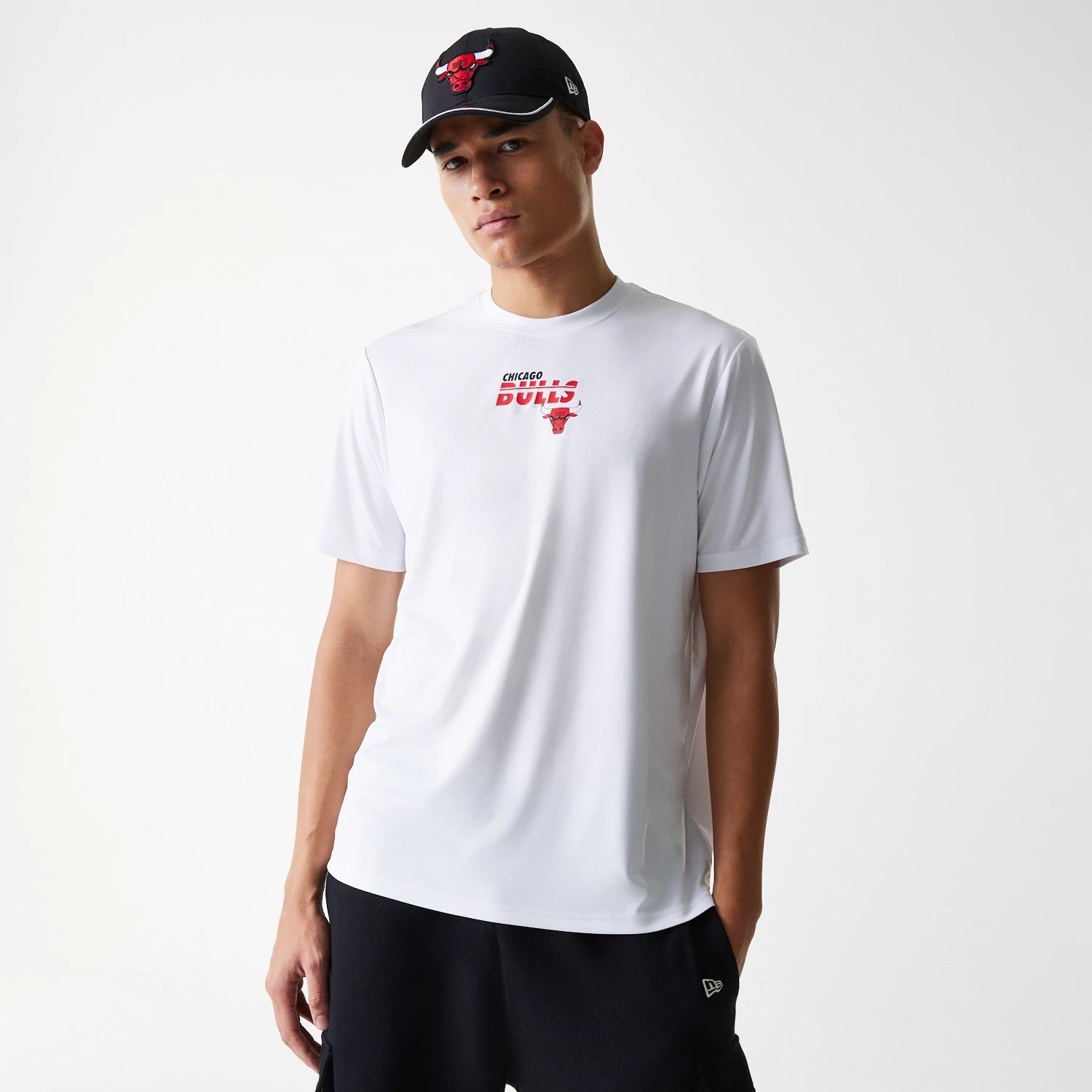 The Male model is wearing Chicago Bulls NBA Essentials White T-Shirt 1