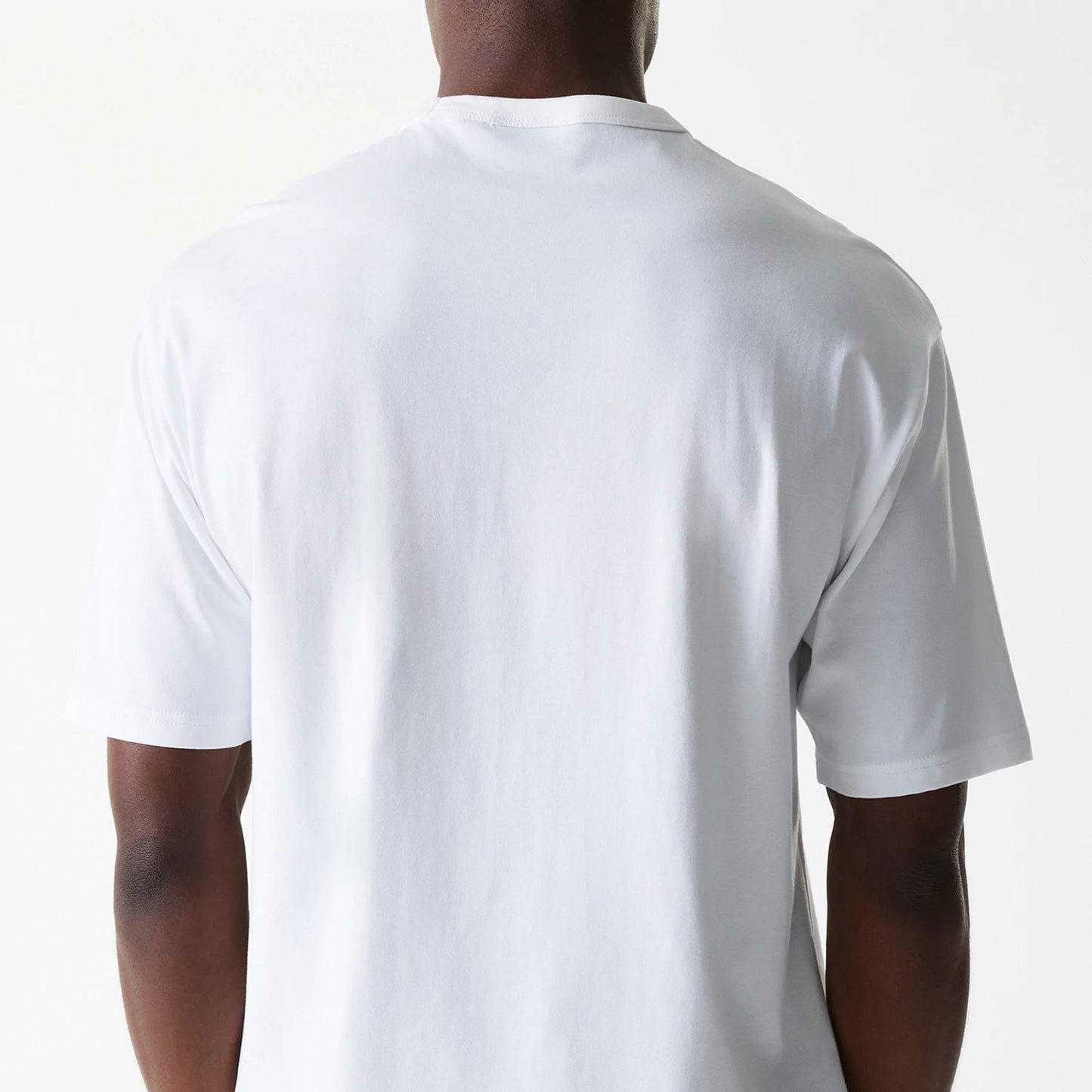The Male model is wearing New York Yankees MLB Heritage White Oversized T-Shirt 7