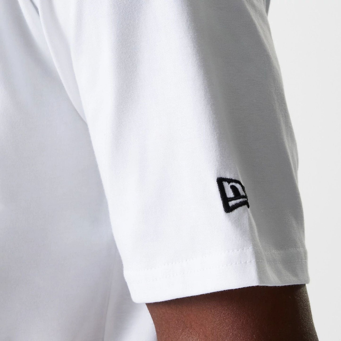 The Male model is wearing New York Yankees MLB Baseball Graphic White Oversized T-Shirt 8