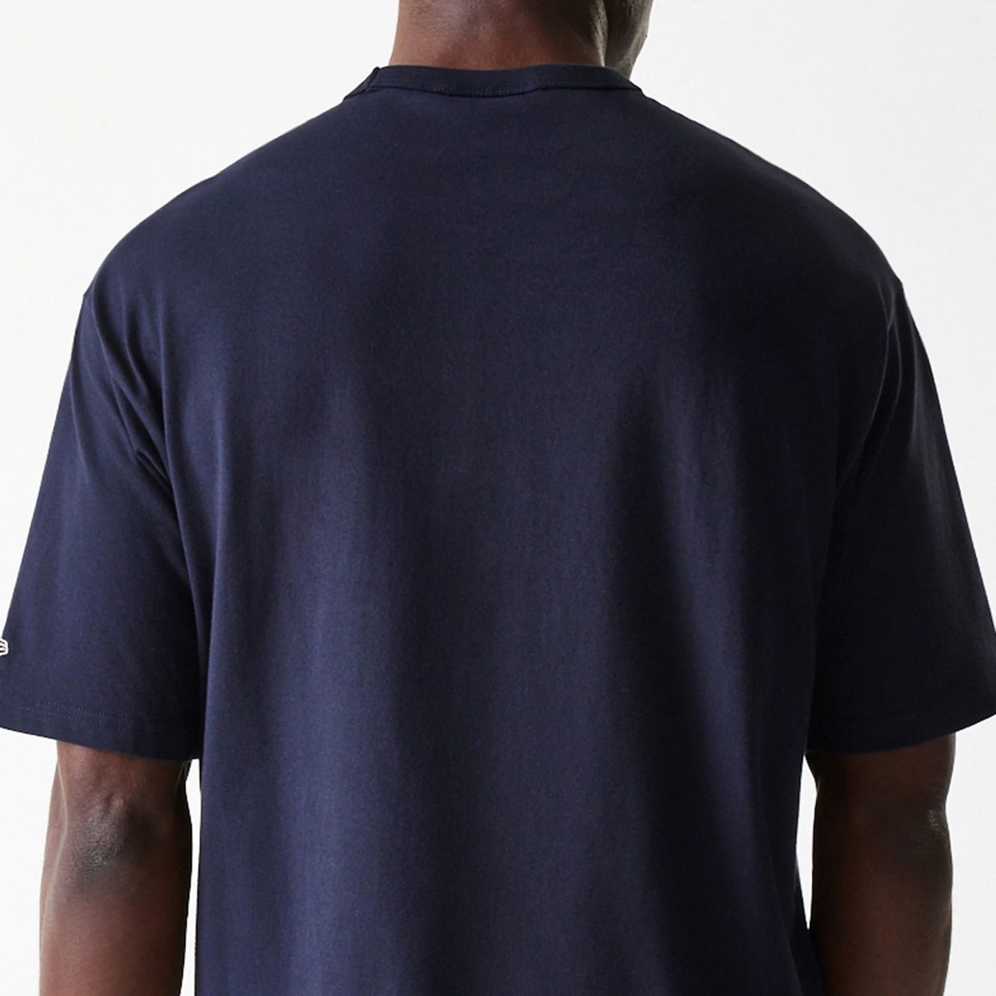 The Male model is wearing LA Dodgers MLB Heritage Navy Oversized T-Shirt 7
