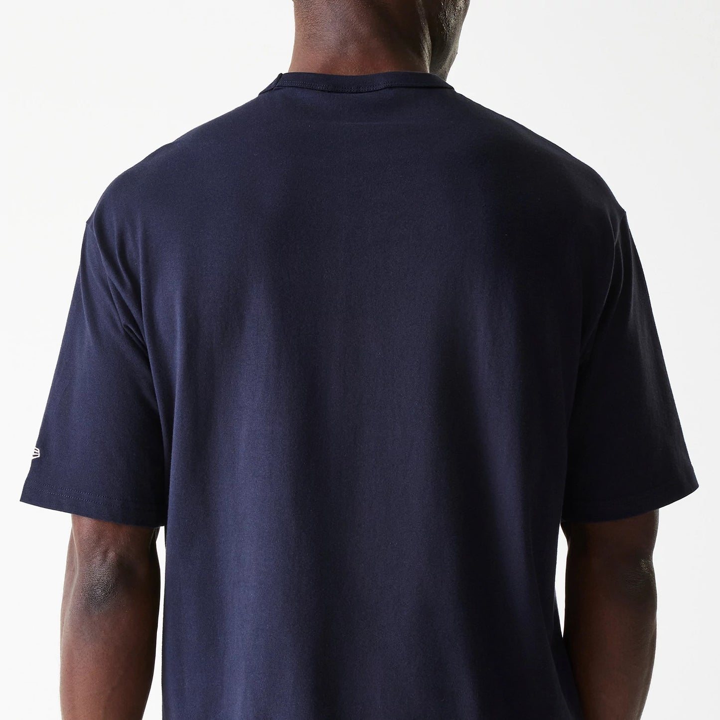 The Male model is wearing LA Dodgers MLB Heritage Navy Oversized T-Shirt 7