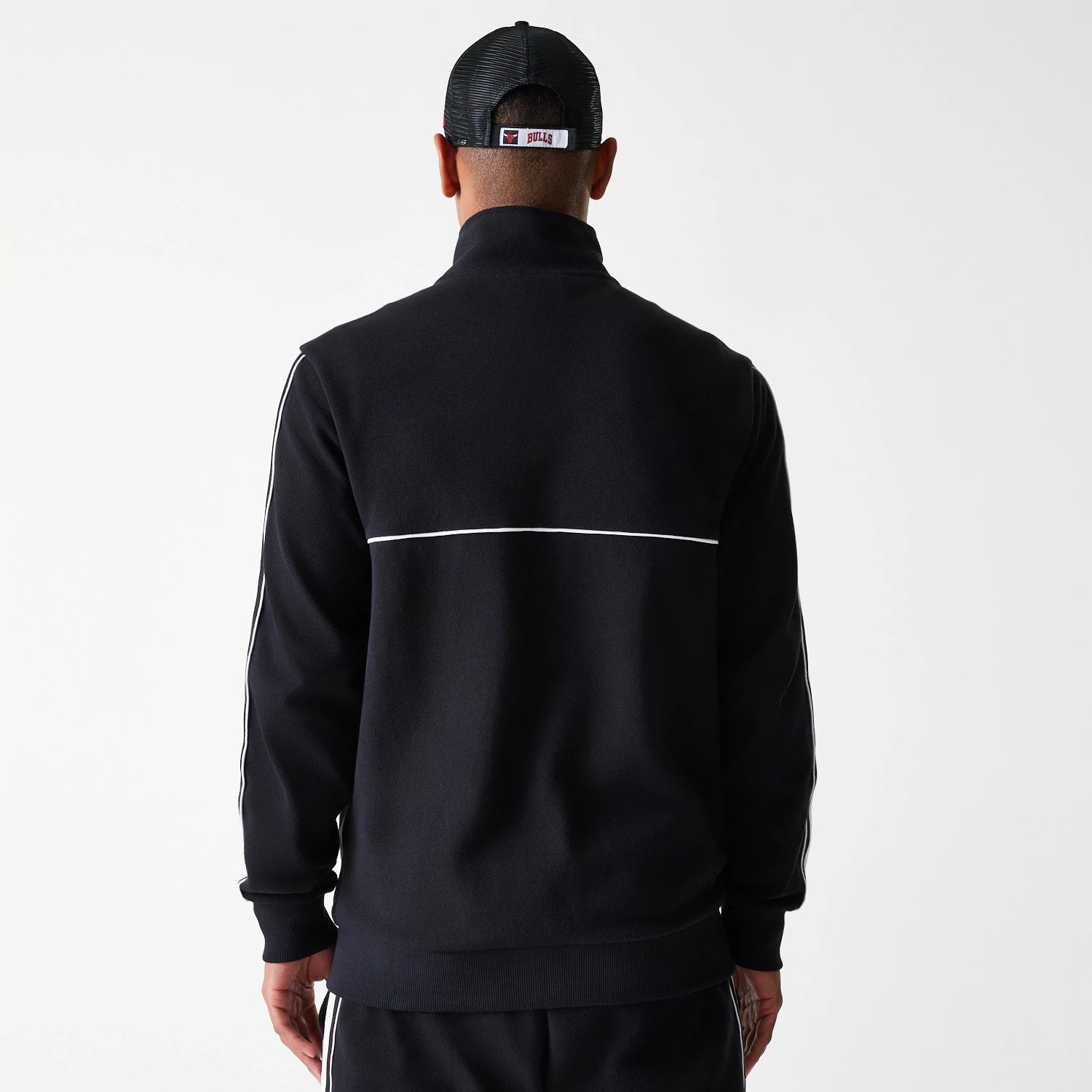 The Male model is wearing Chicago Bulls NBA Outline Black Track Jacket 2