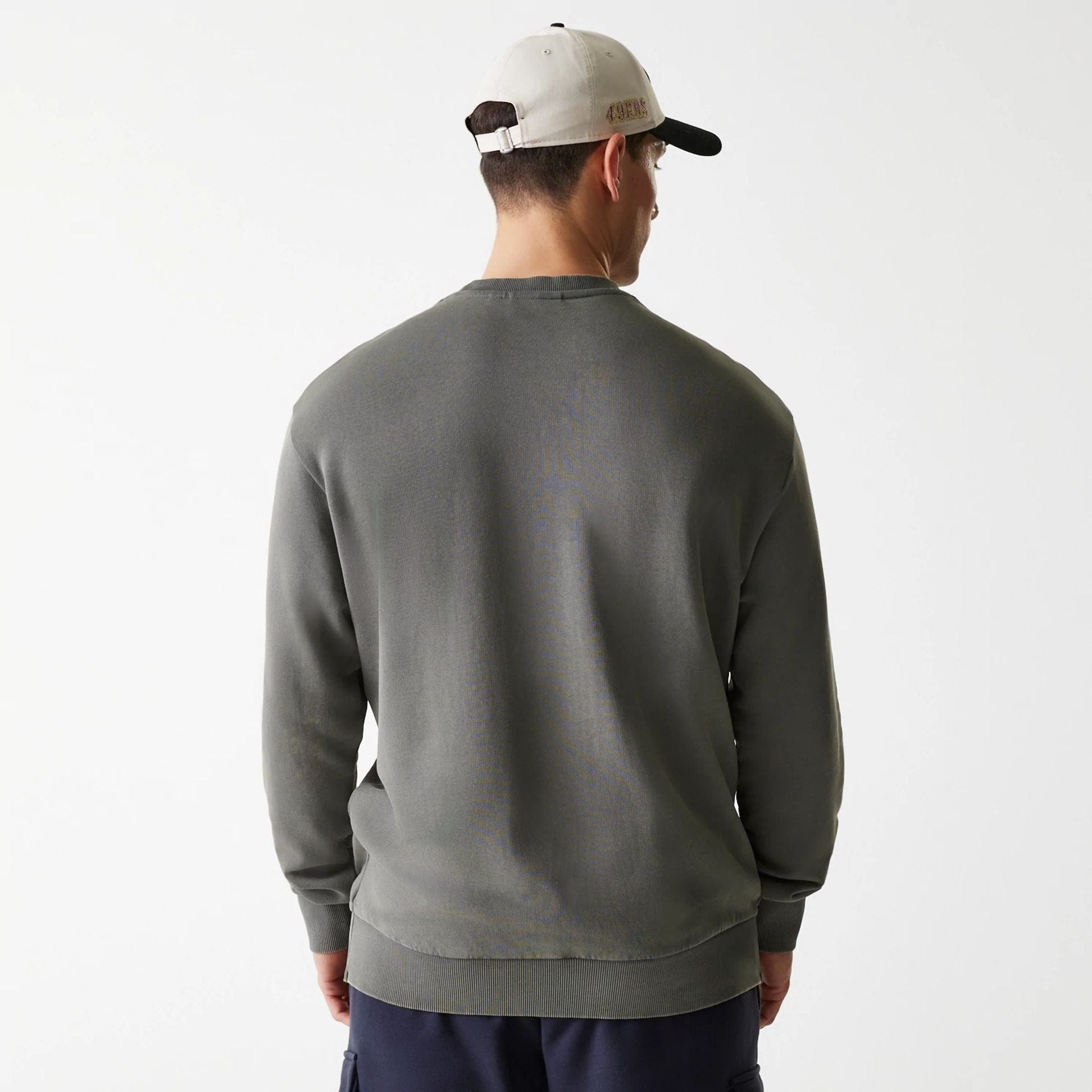 The Male model is wearing San Francisco 49ers NFL Washed Super Bowl Grey Oversized Crew Neck Sweater 2