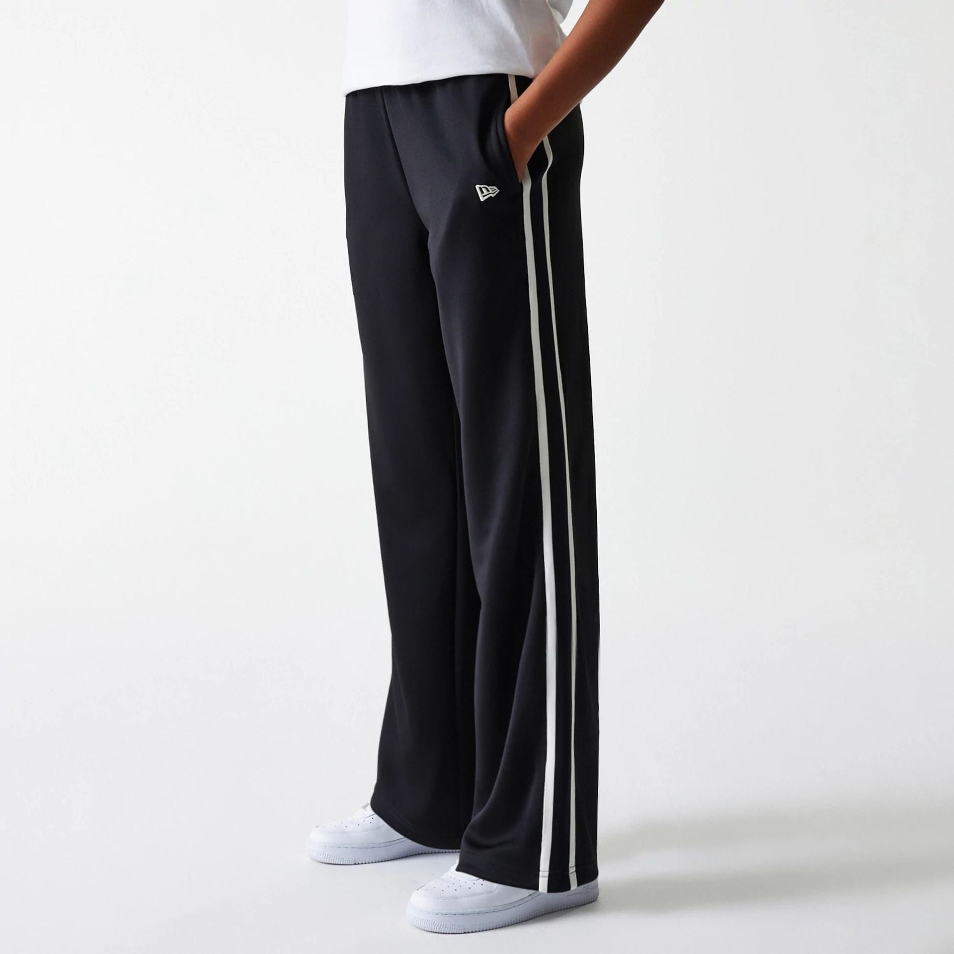 The Female model is wearing New York Yankees Womens MLB Midi Logo Black Track Pants 1