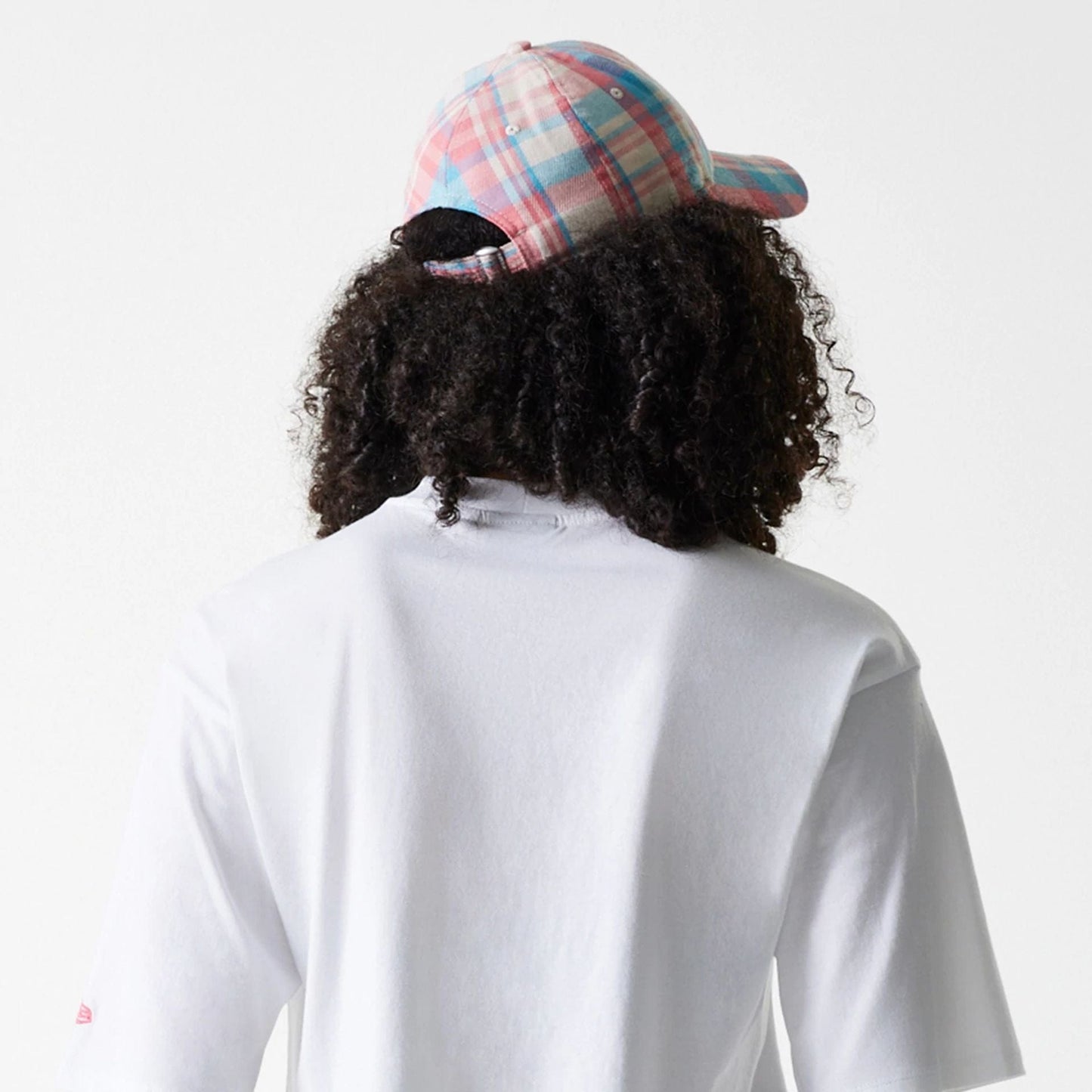 The Female model is wearing New York Yankees Womens League Essential Midi White Crop T-Shirt 7