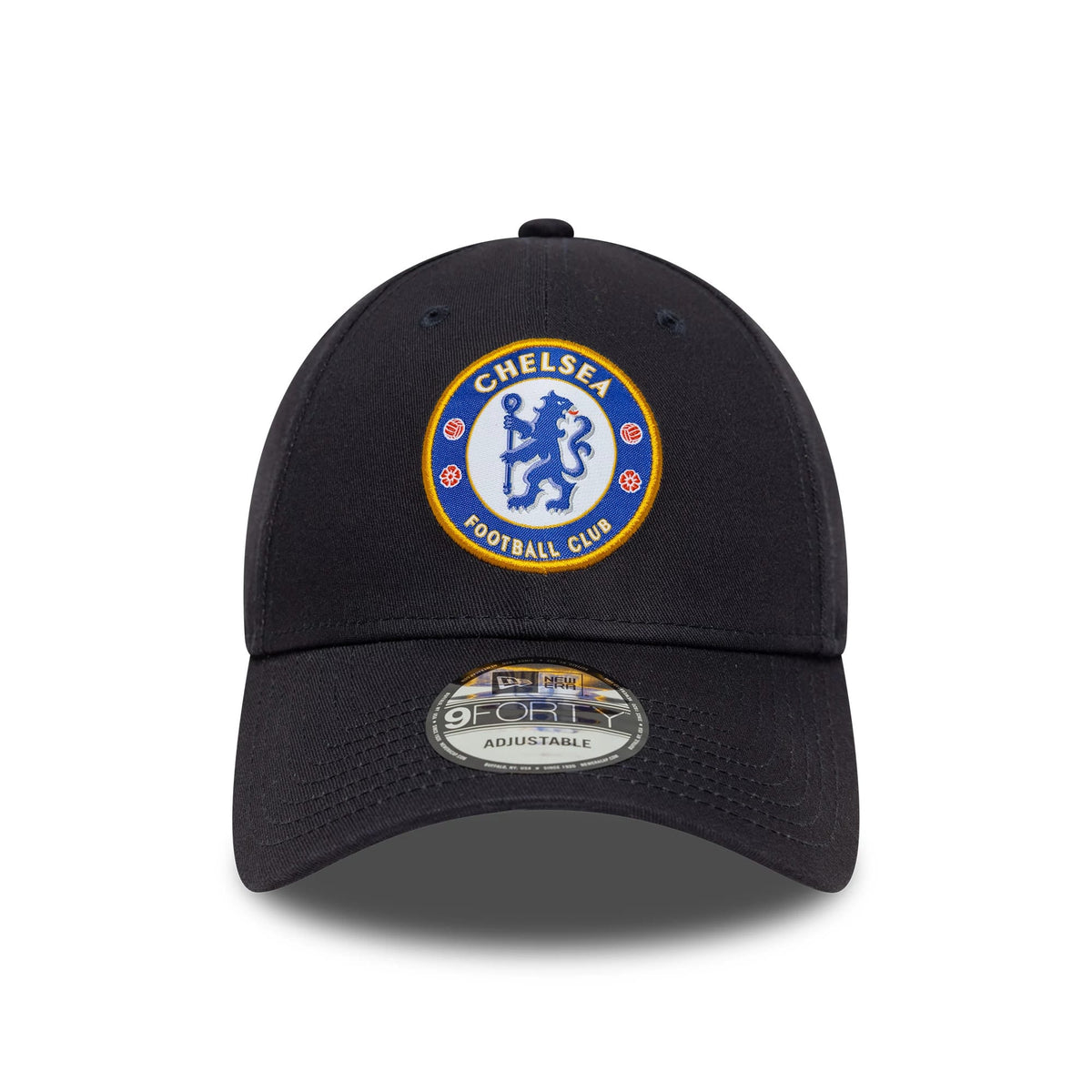 Chelsea FC Lion Crest Core Navy New Era 9FORTY Cap, front view showing a blue and white embroidered Chelsea crest centred on the structured crown, with a curved visor and a 9FORTY size sticker on top.