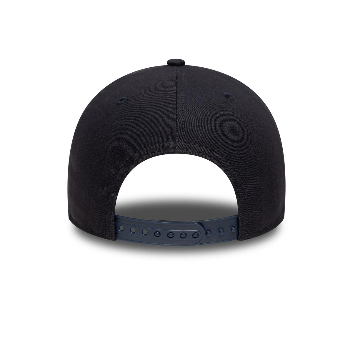 Pictured is this Core Chelsea FC Lion Crest 9FORTY in navy. 4