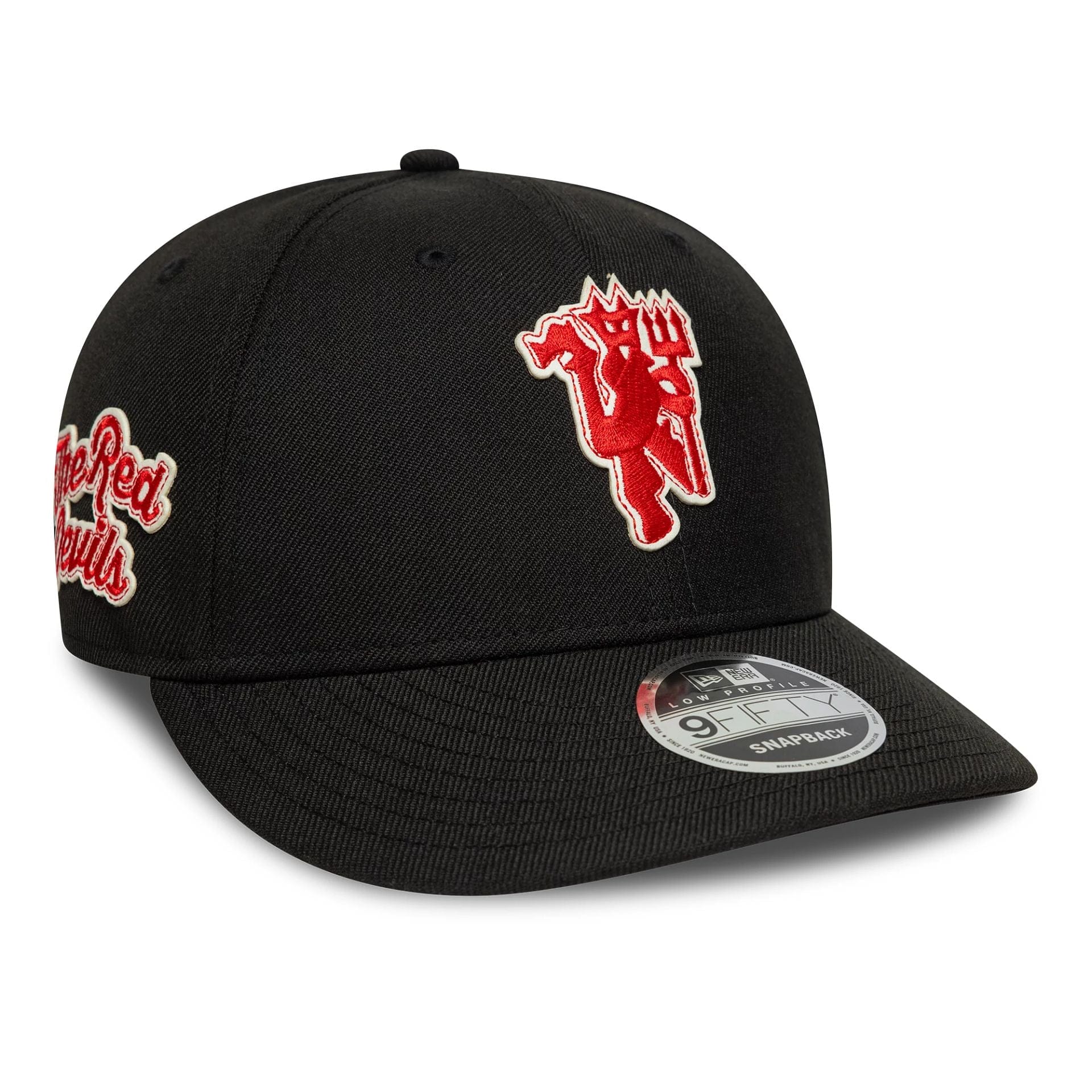 This is a Manchester United FC Vintage Black Low Profile 9FIFTY Snapback Adjustable Cap 1