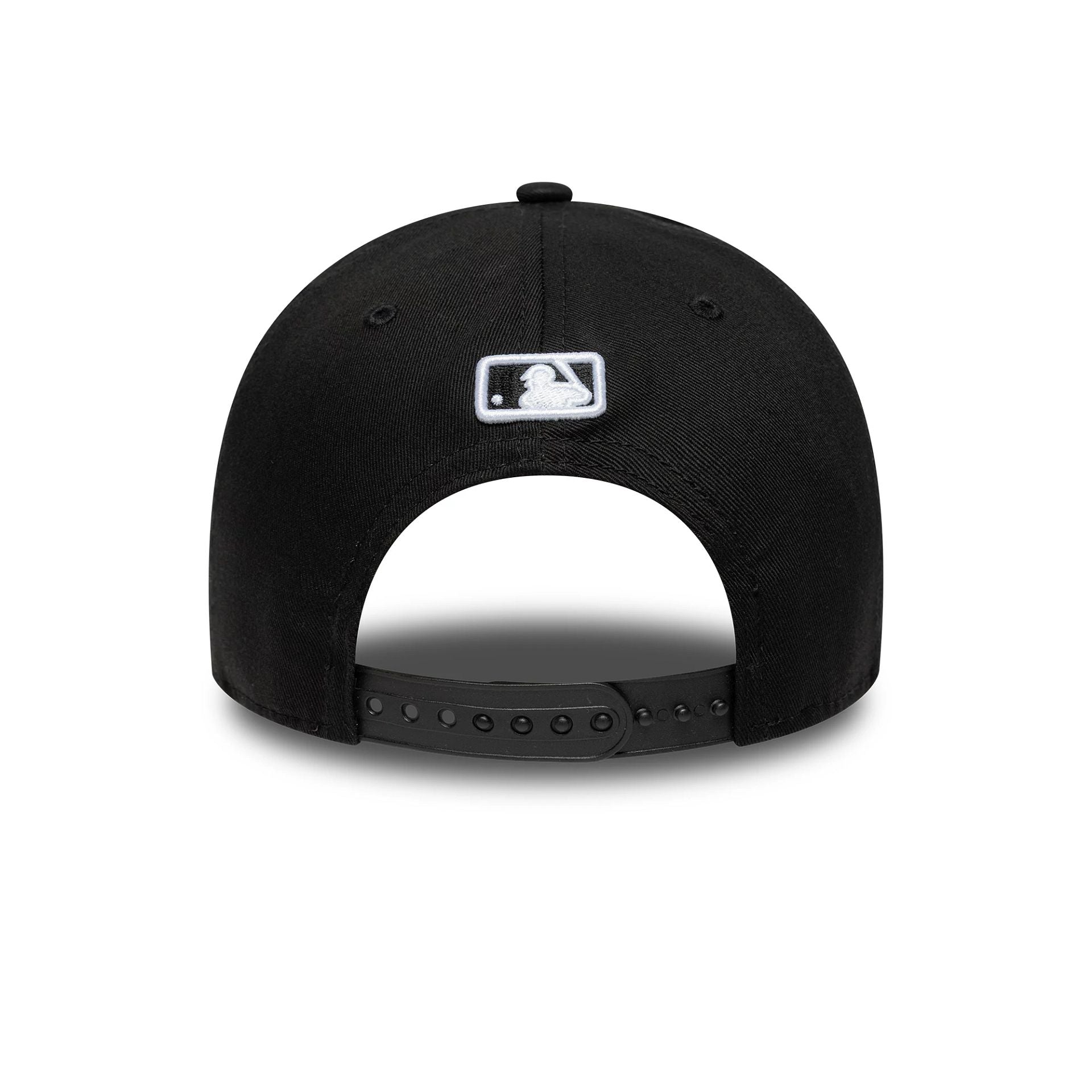 This is a New York Yankees MLB Black 9FORTY M-Crown Adjustable Cap 2