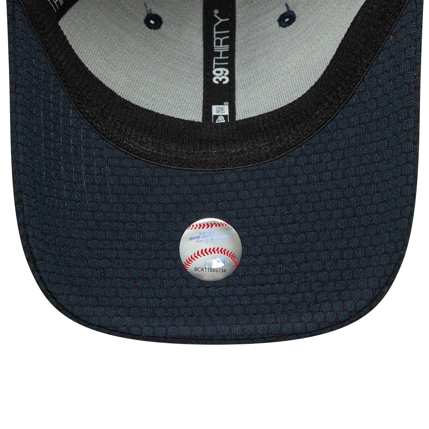 This is a New York Yankees MLB Stretch Mesh Dark Blue 39THIRTY Stretch-Fit Cap 5