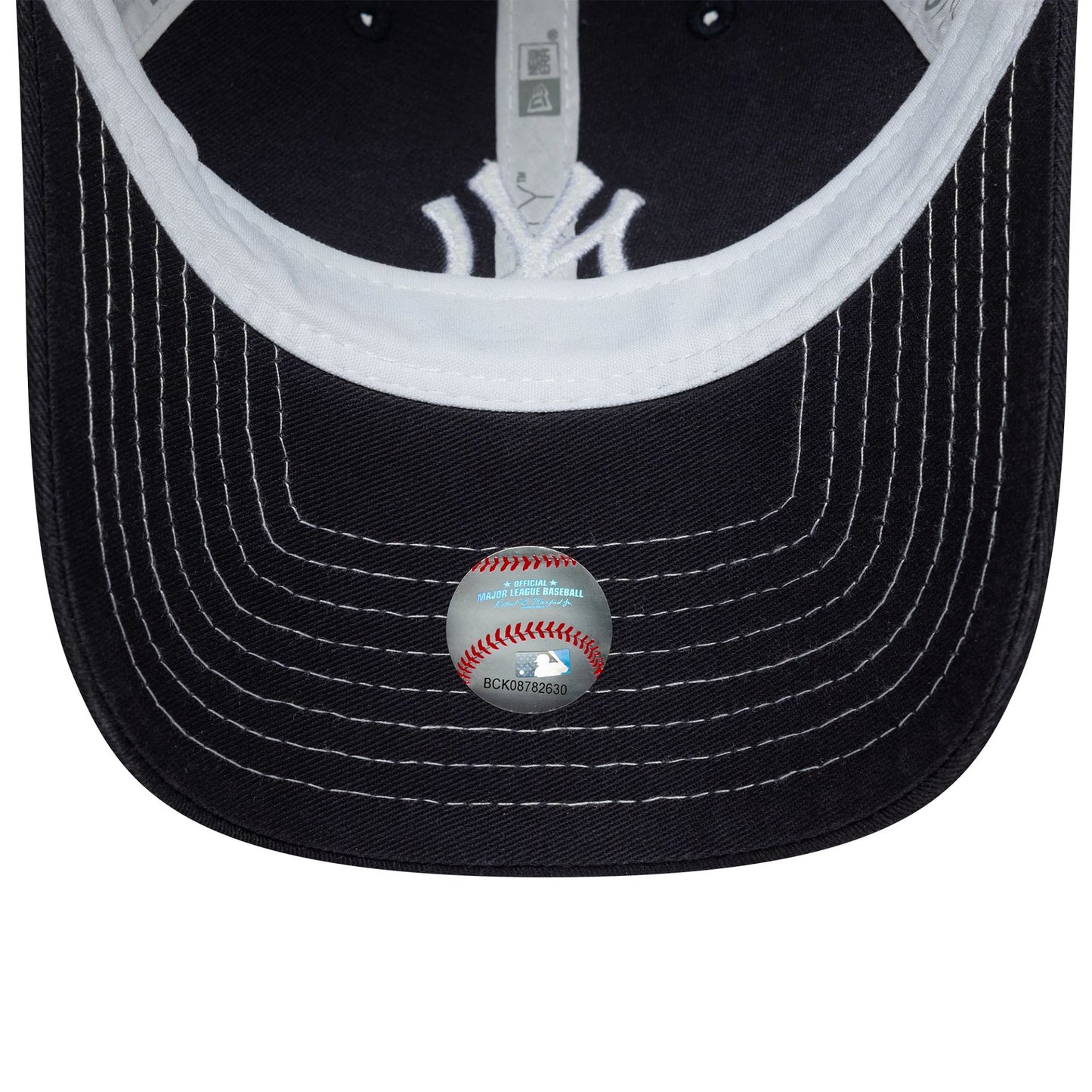 This is a New York Yankees Womens MLB Washed Navy 9TWENTY Adjustable Cap 5