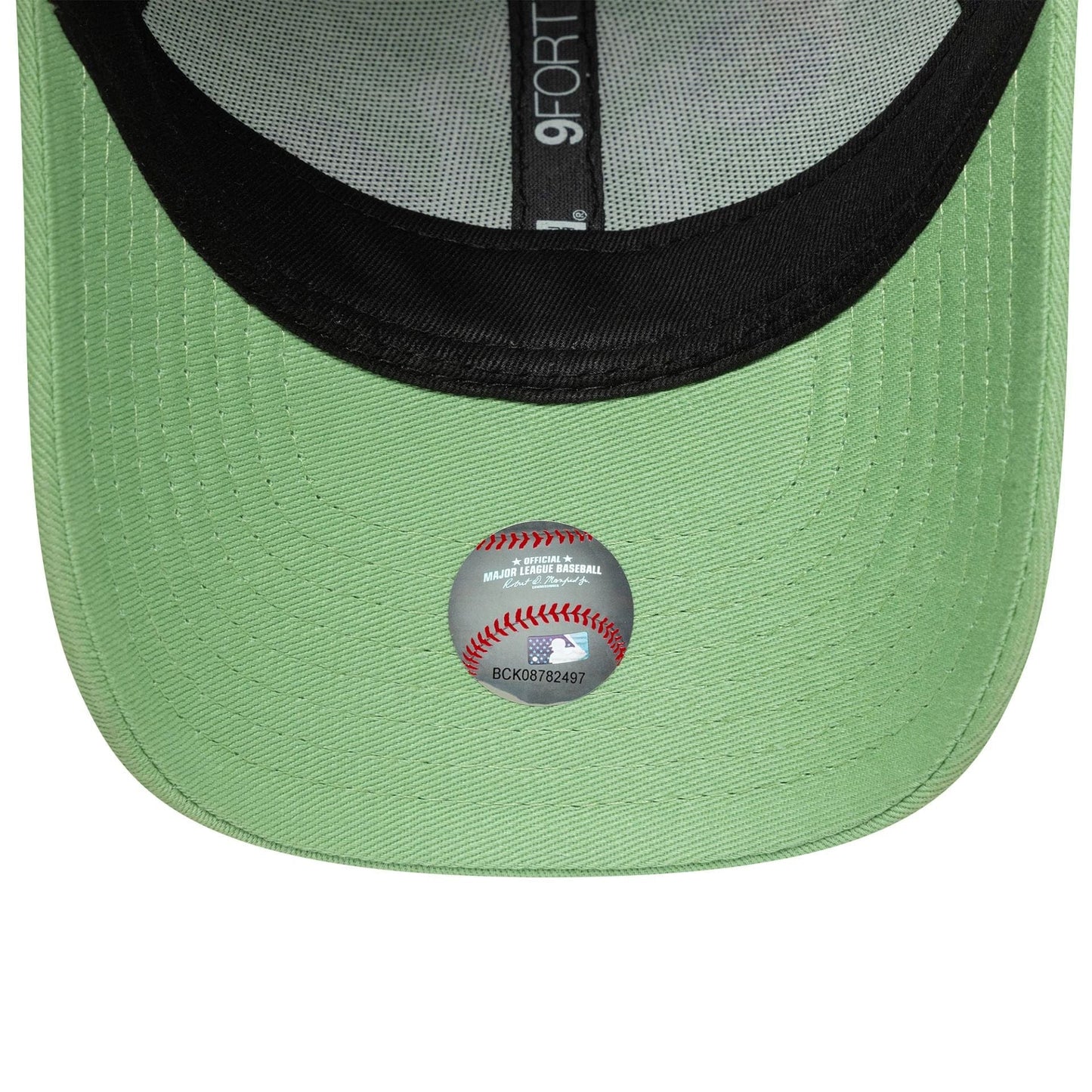 This is a New York Yankees Child MLB Nautical Icon Pastel Green 9FORTY Adjustable Cap 5