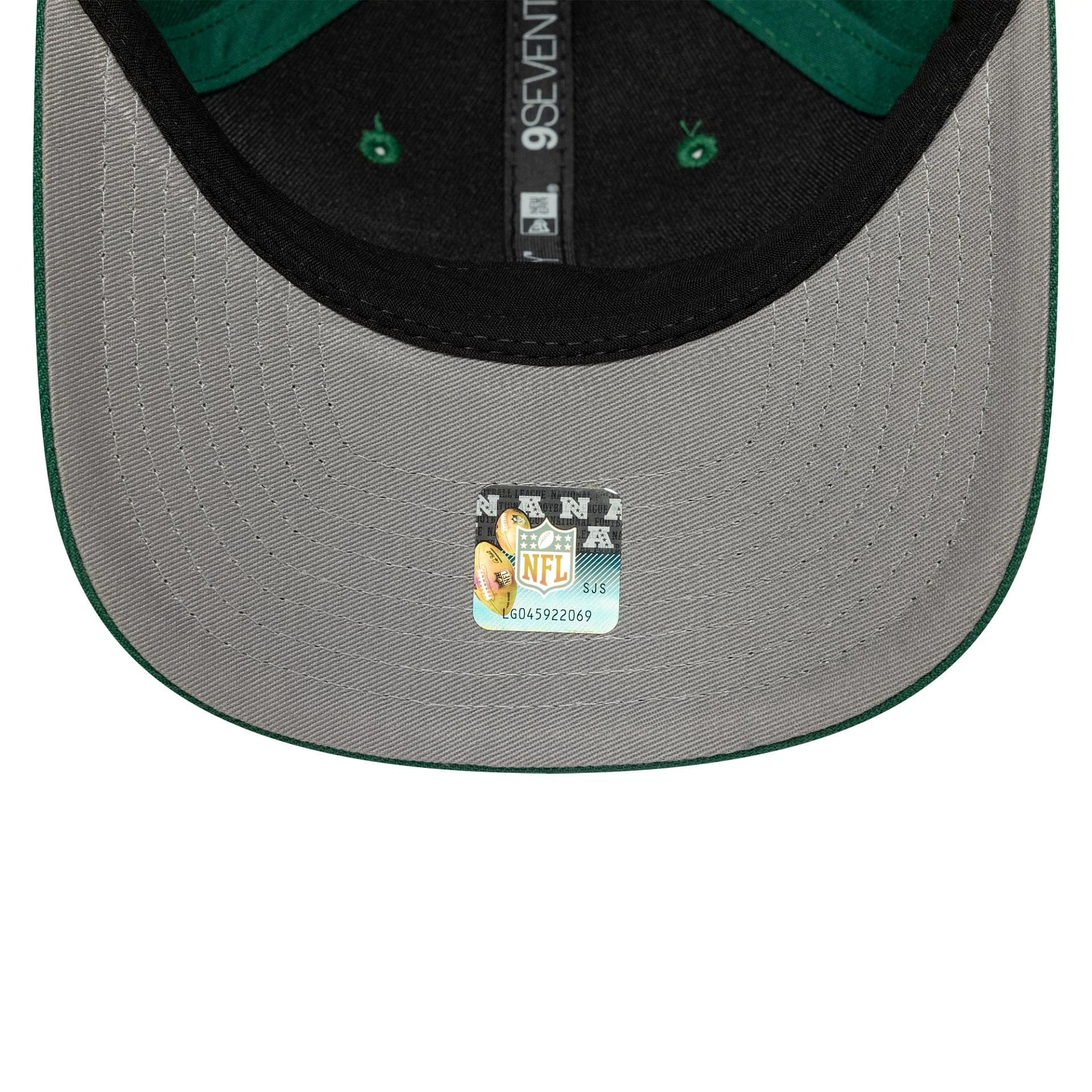 This is a New York Jets NFL Patch Green 9SEVENTY Stretch-Snap Adjustable Cap 2