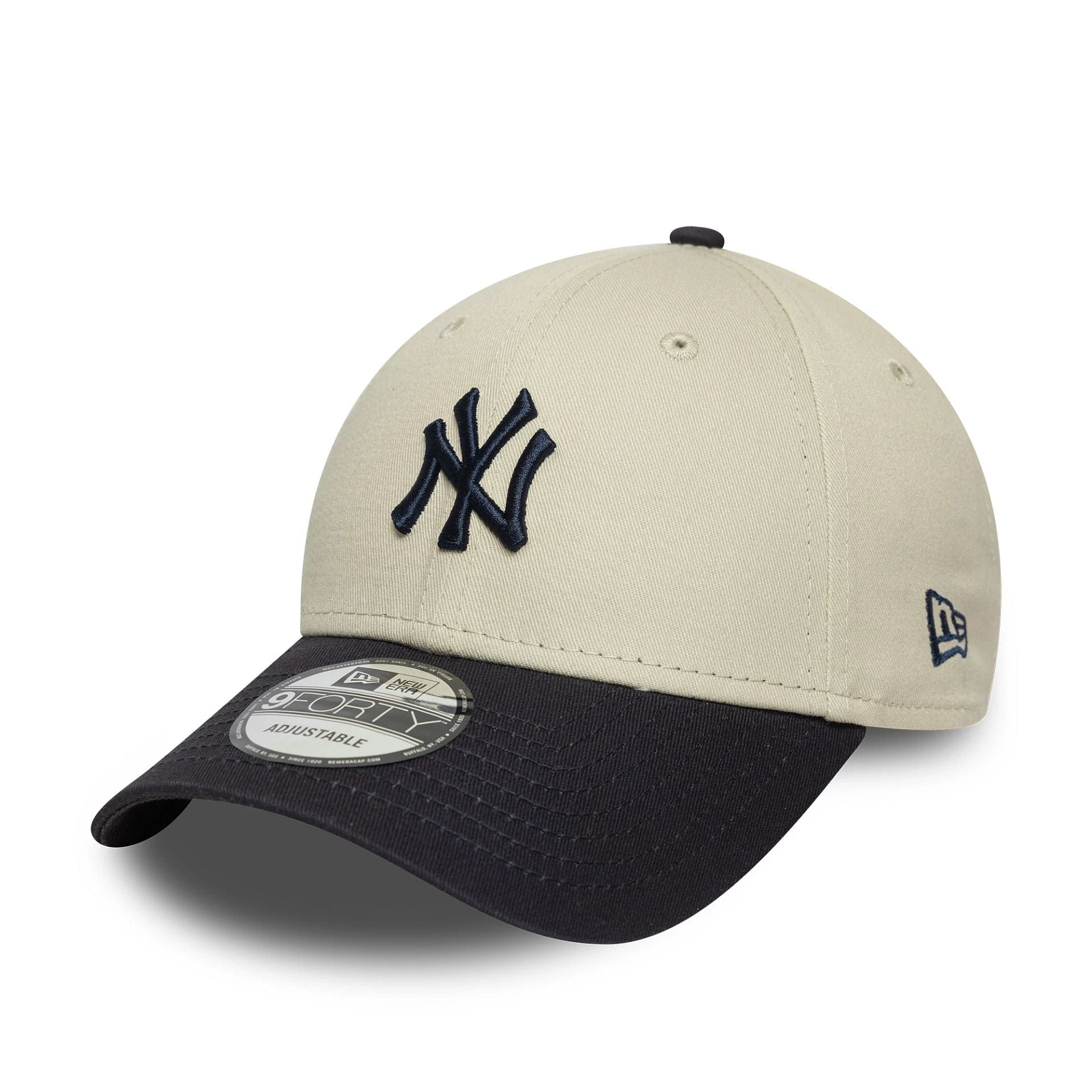 This is a New York Yankees MLB Colour Block Cream 9FORTY Adjustable Cap 1