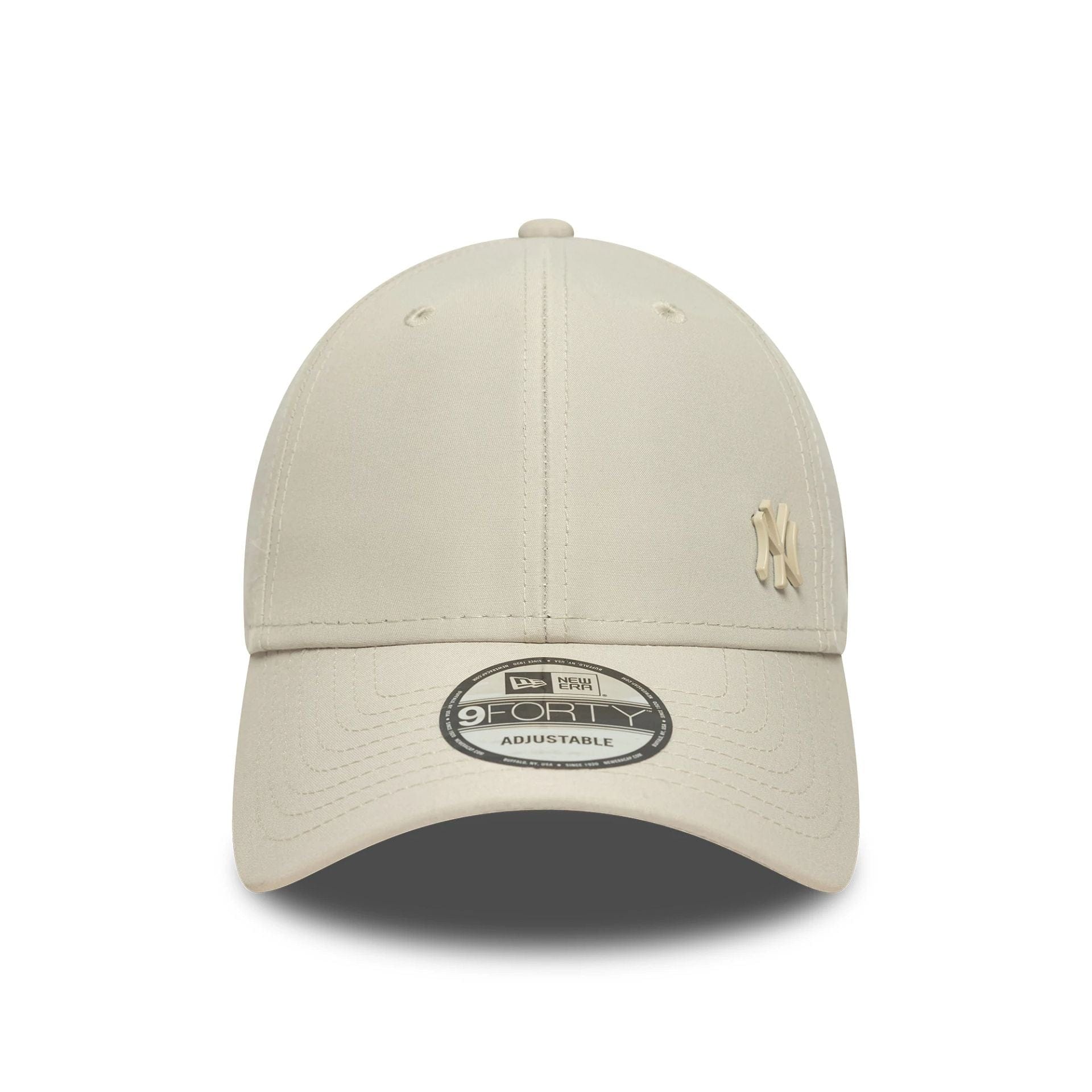 This is a New York Yankees MLB Tonal Flawless Cream 9FORTY Adjustable Cap 2