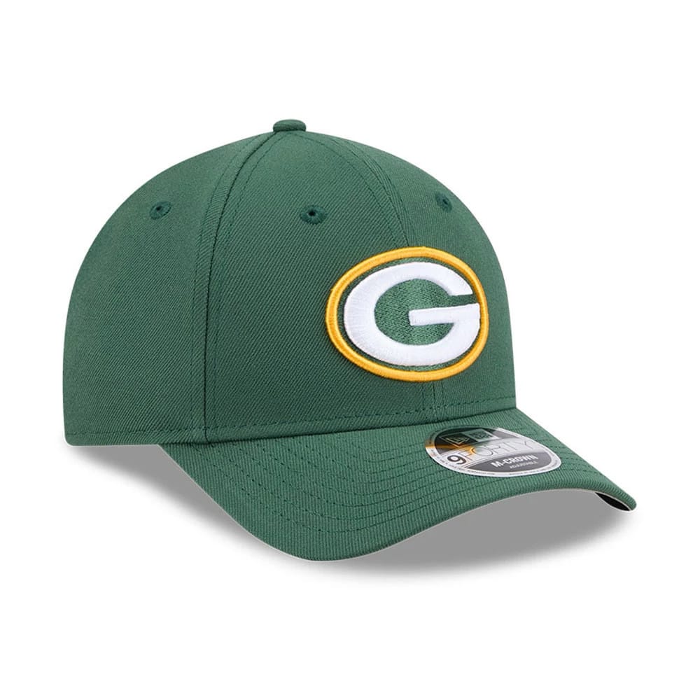 Green Bay Packers NFL Team Dark Green New Era 9FORTY M-Crown Cap, three-quarter view with raised green and white G logo outlined in gold embroidery on the front panel and a 9FORTY size sticker on the curved visor.