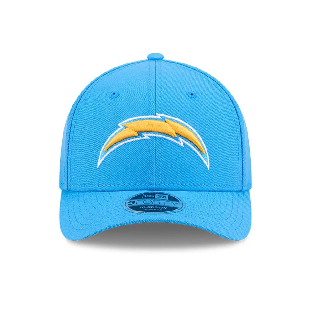 LA Chargers NFL Team Blue New Era 9FORTY M-Crown Cap, front view showing the yellow embroidered bolt logo on the structured blue crown, with a curved visor and 9FORTY size sticker at the centre.